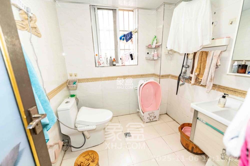 昆仑和府 3室2厅2卫 1800.0元/月 昆仑和府 3室2厅2卫 1800.0元/月室内图