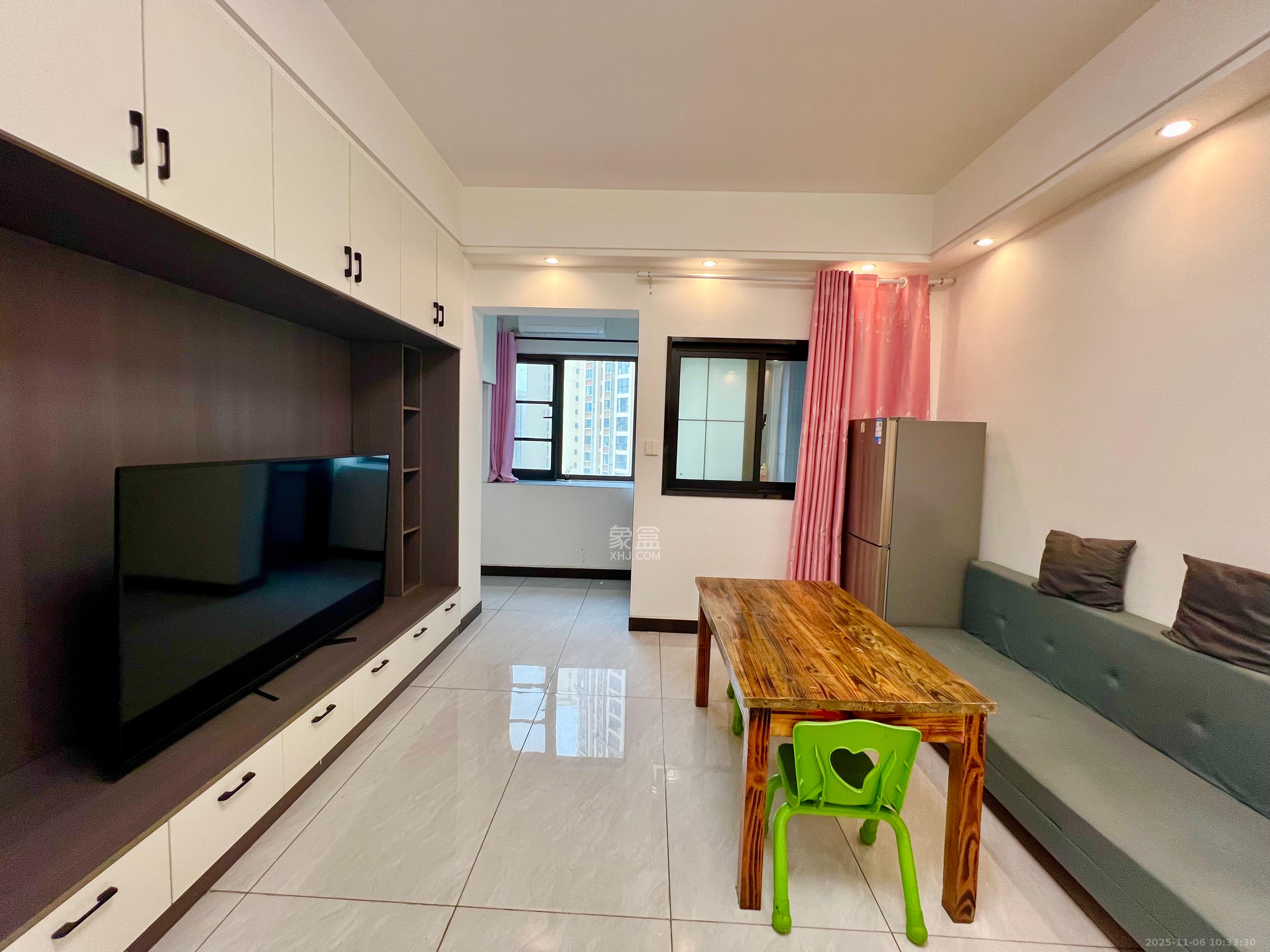 福晟钱隆国际（晟冉景苑）  1室1厅1卫    1500.0元/月室内图