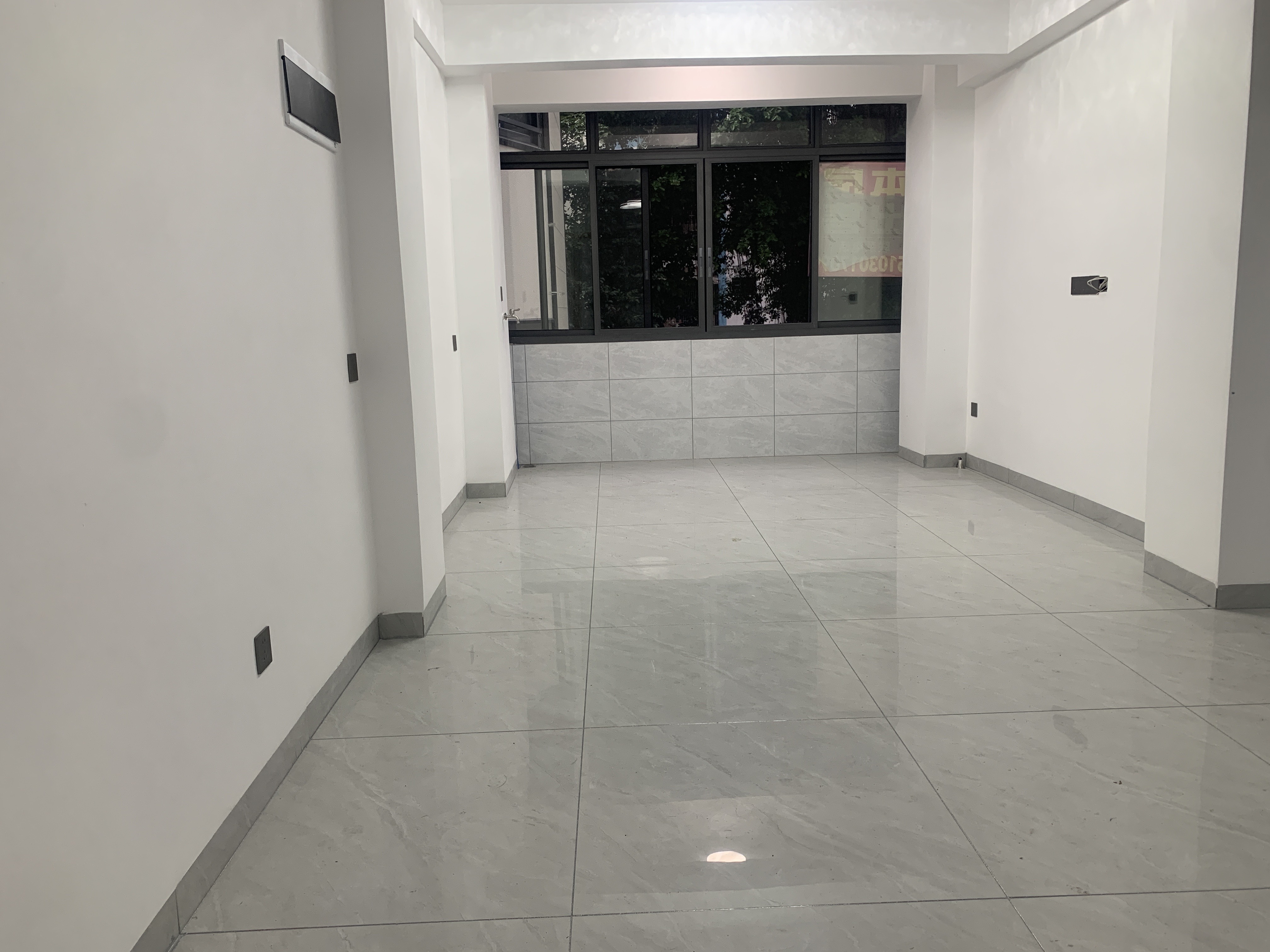 椰树小区 2室1厅1卫 75.0万 椰树小区 2室1厅1卫 75.0万客厅