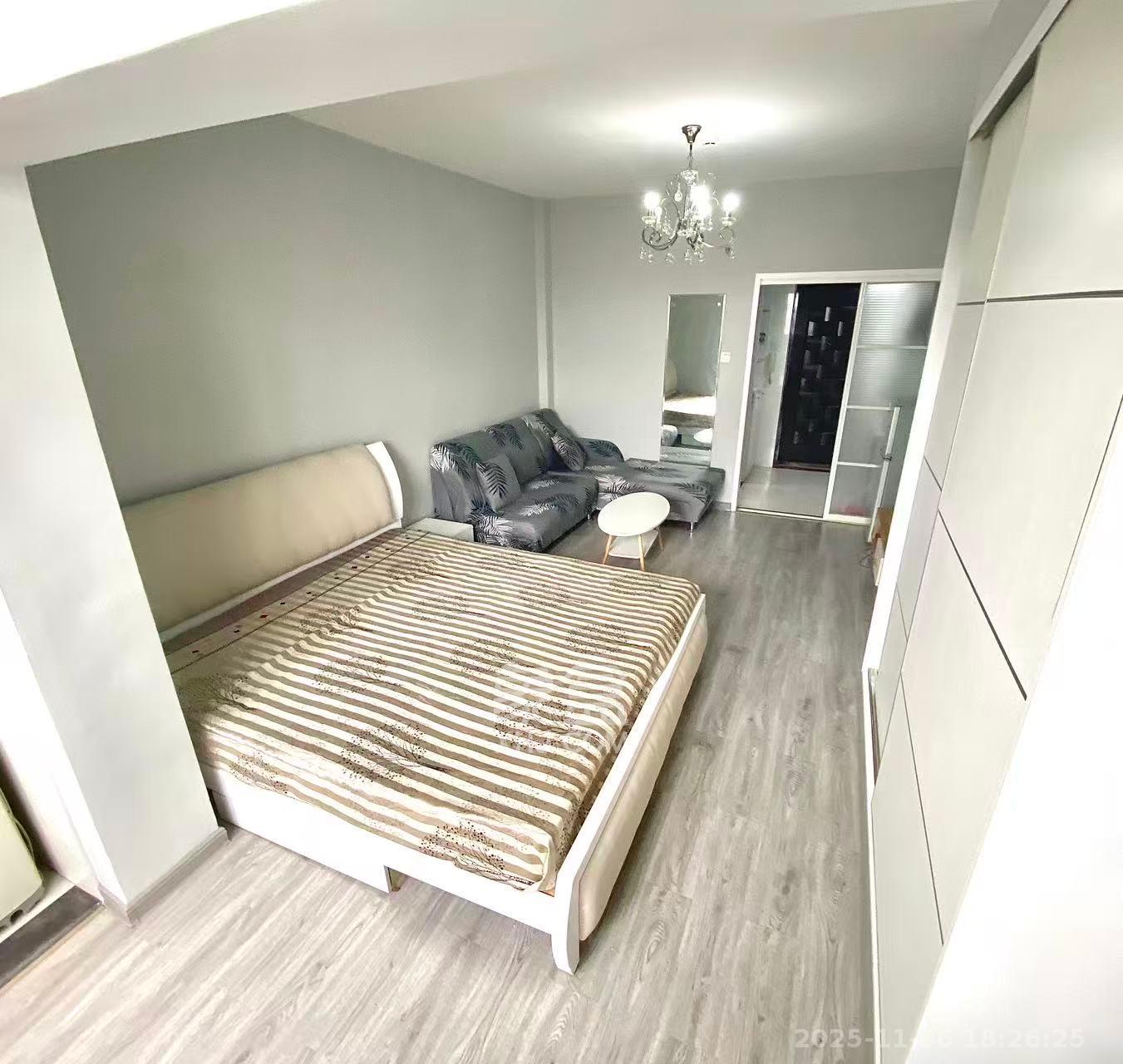 2076至高点  1室1厅1卫    1400.0元/月室内图