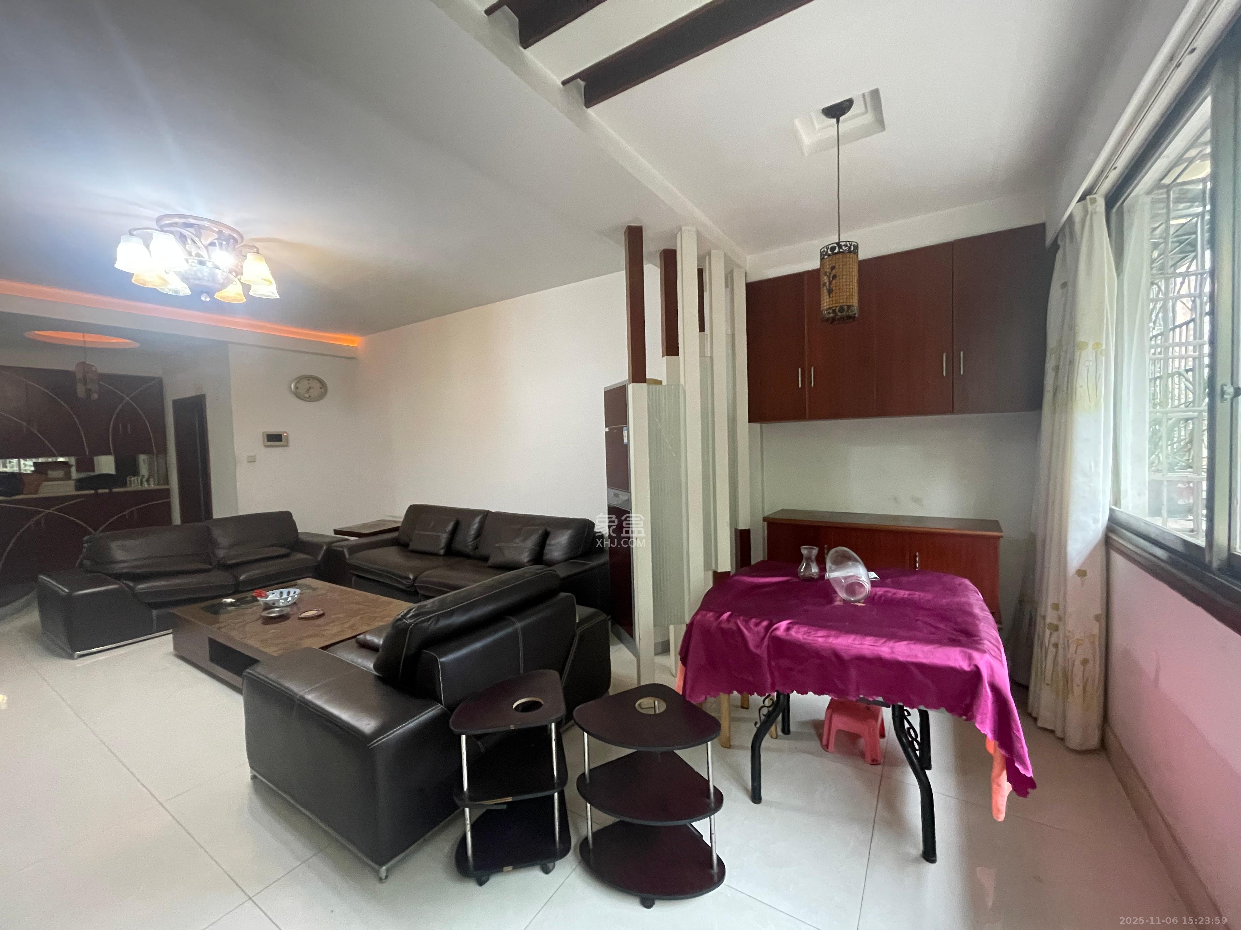 晶鑫小区  3室2厅1卫    2500.0元/月室内图