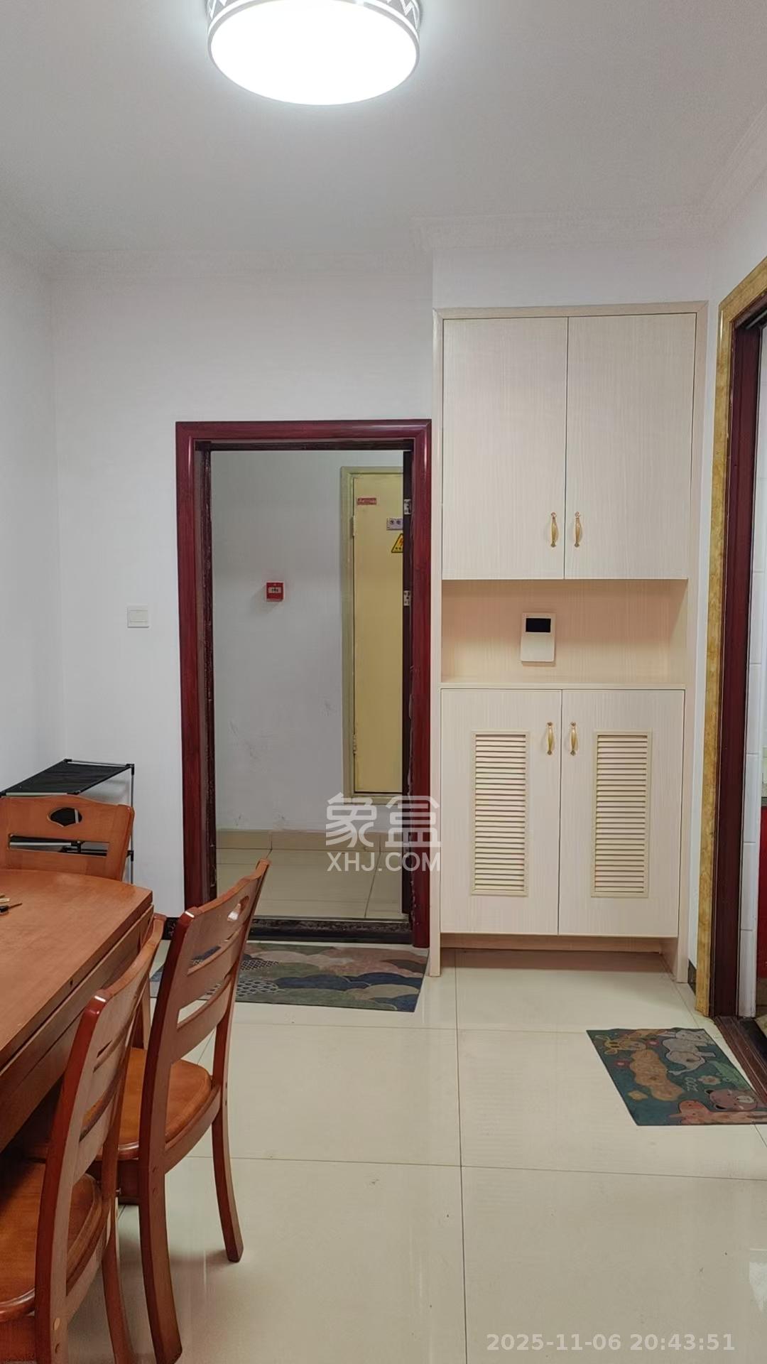 MOMA当代广场 1室2厅1卫 1800.0元/月 MOMA当代广场 1室2厅1卫 1800.0元/月室内图