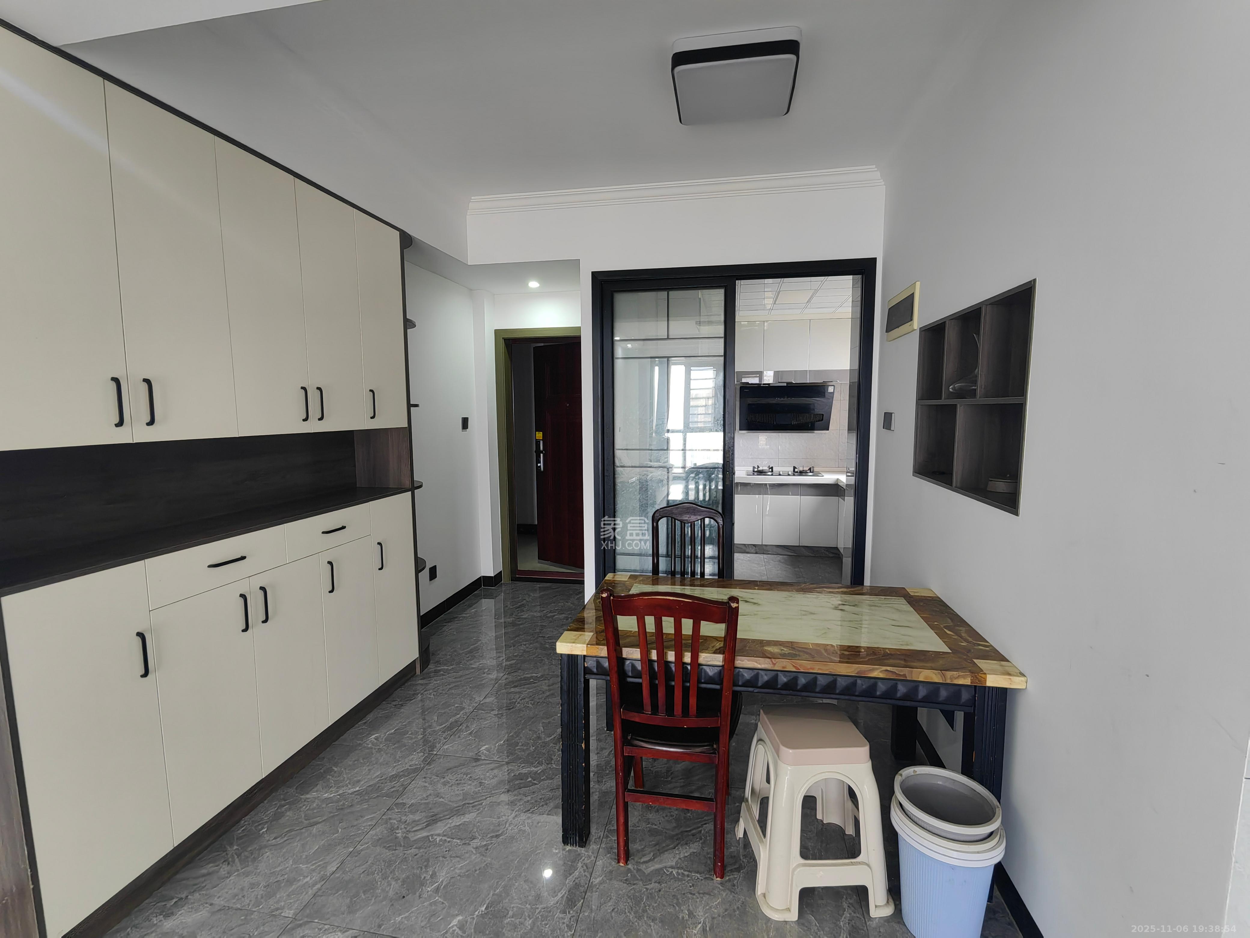 中城苑  2室1厅1卫    2000.0元/月室内图