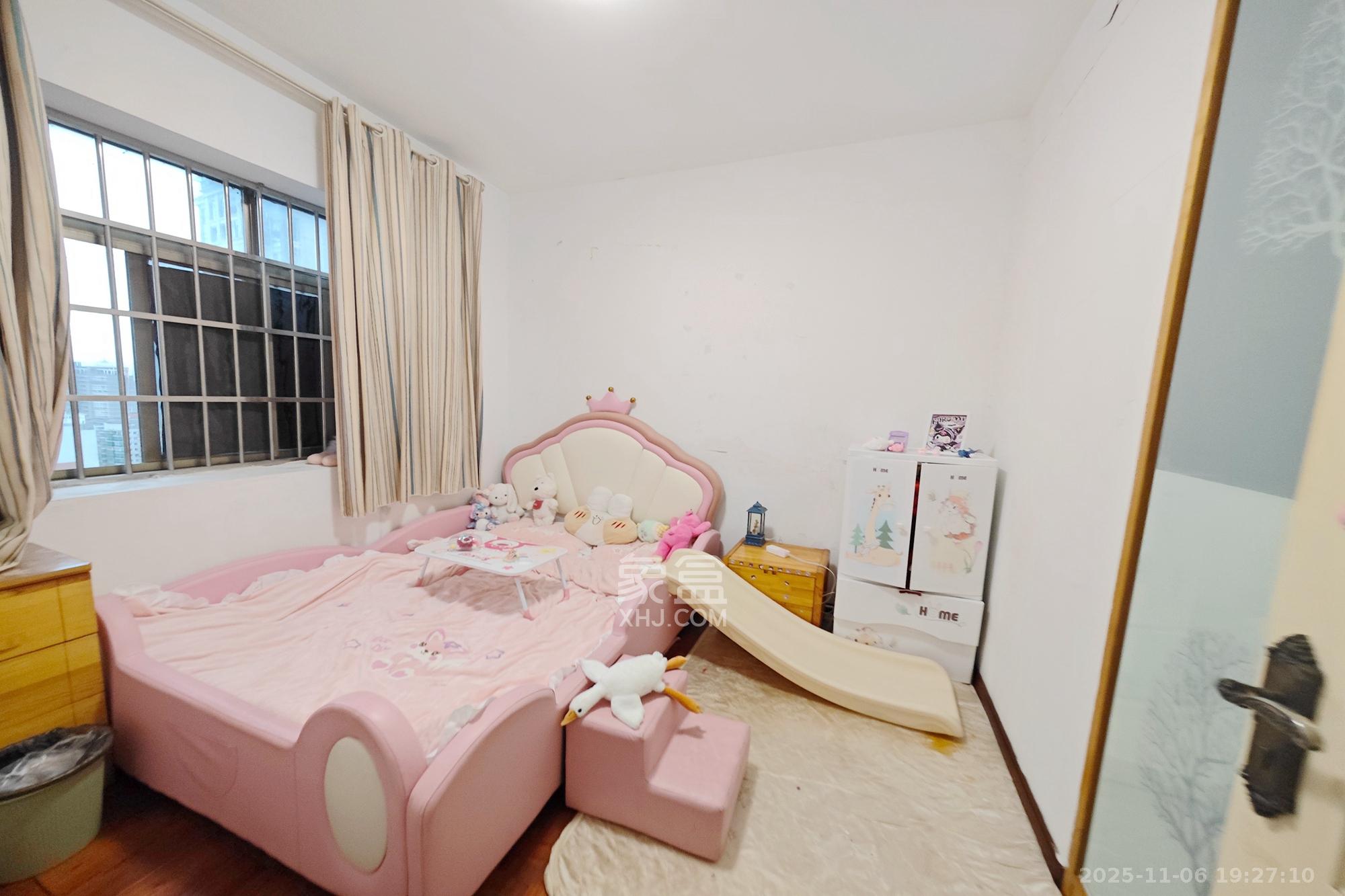 城南郡 3室2厅1卫 92.0万 城南郡 3室2厅1卫 92.0万卧室