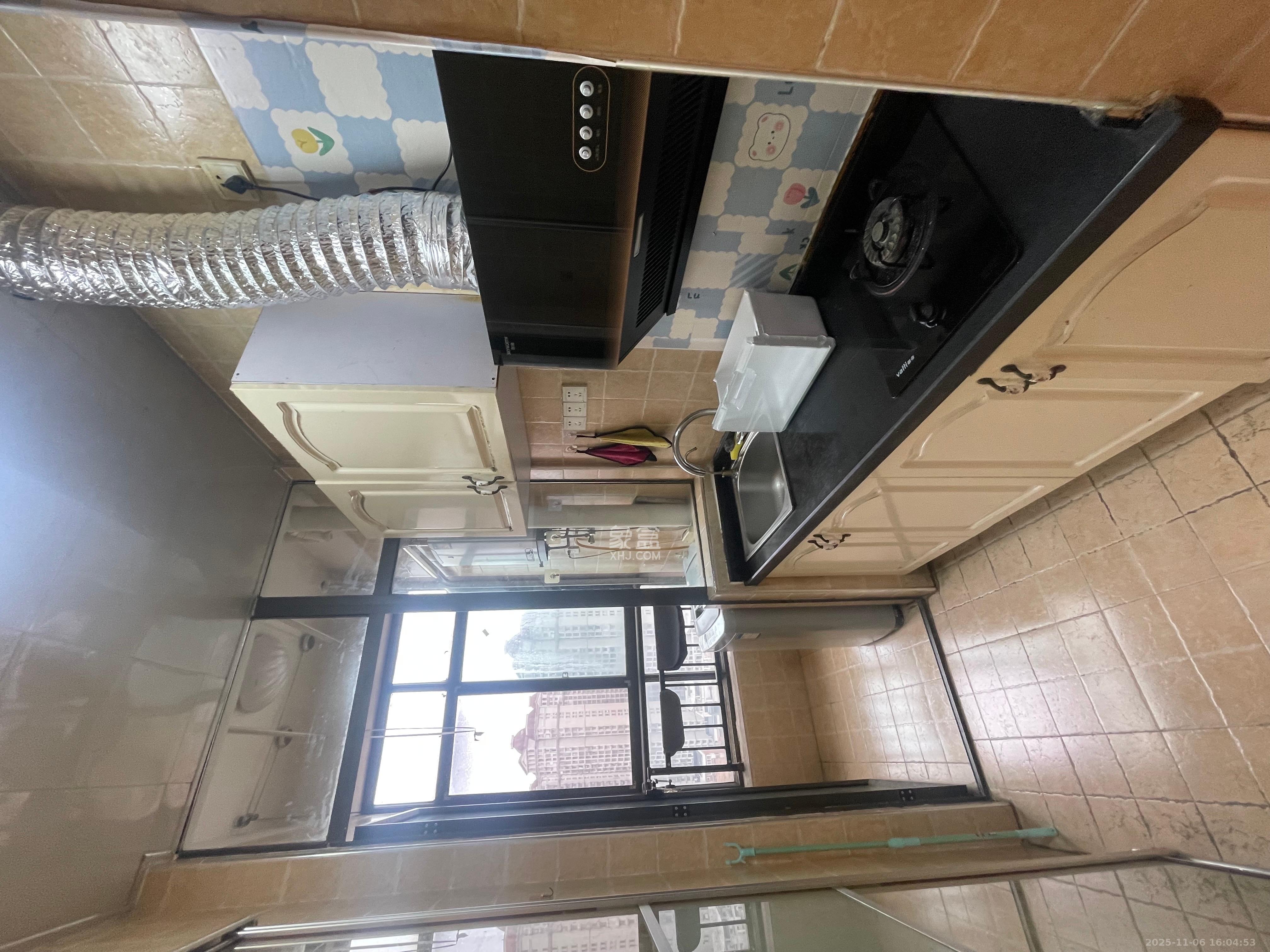 山水花都  1室1厅1卫    1500.0元/月室内图