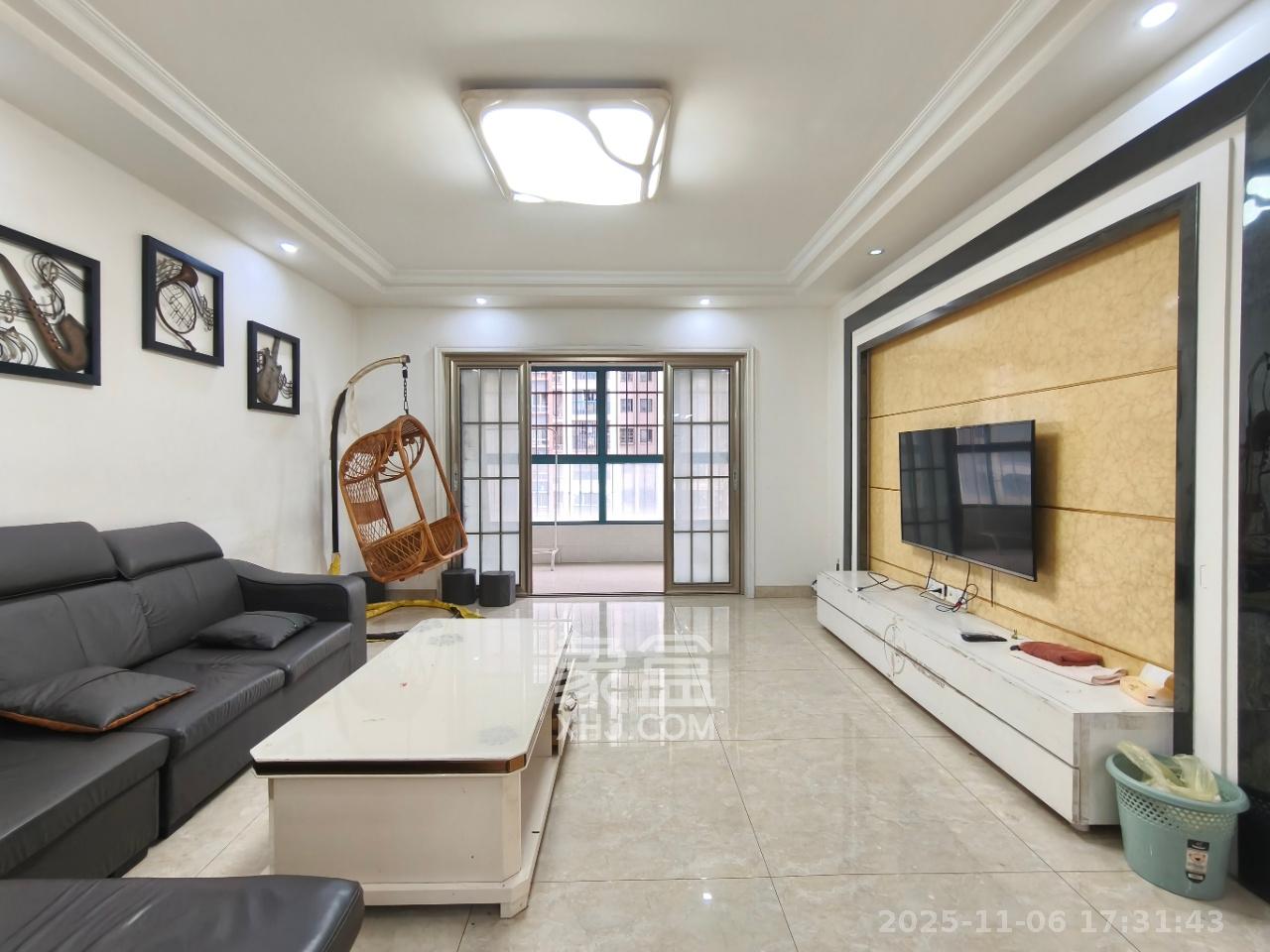 蝴蝶谷  3室2厅2卫    1700.0元/月