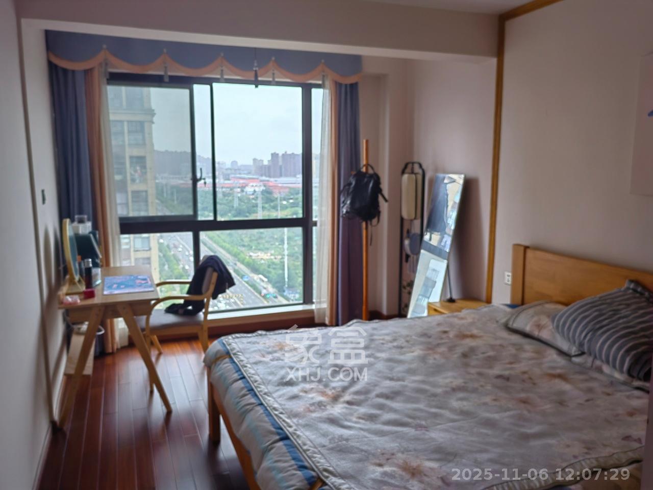 星湖湾一期高层 3室2厅2卫 2200.0元/月 星湖湾一期高层 3室2厅2卫 2200.0元/月室内图