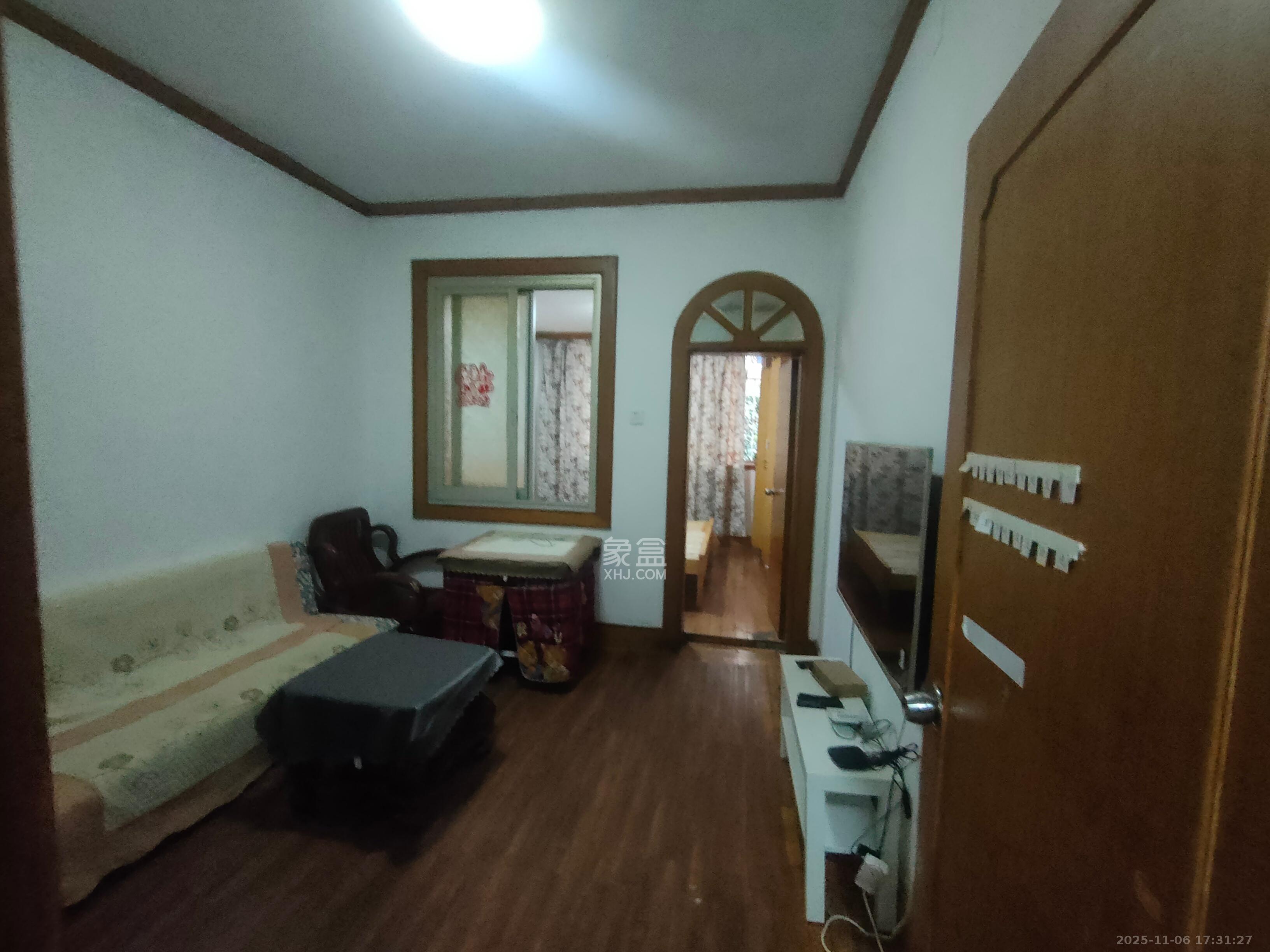 省儿童医院单位宿舍 3室2厅1卫 1800.0元/月 省儿童医院单位宿舍 3室2厅1卫 1800.0元/月室内图