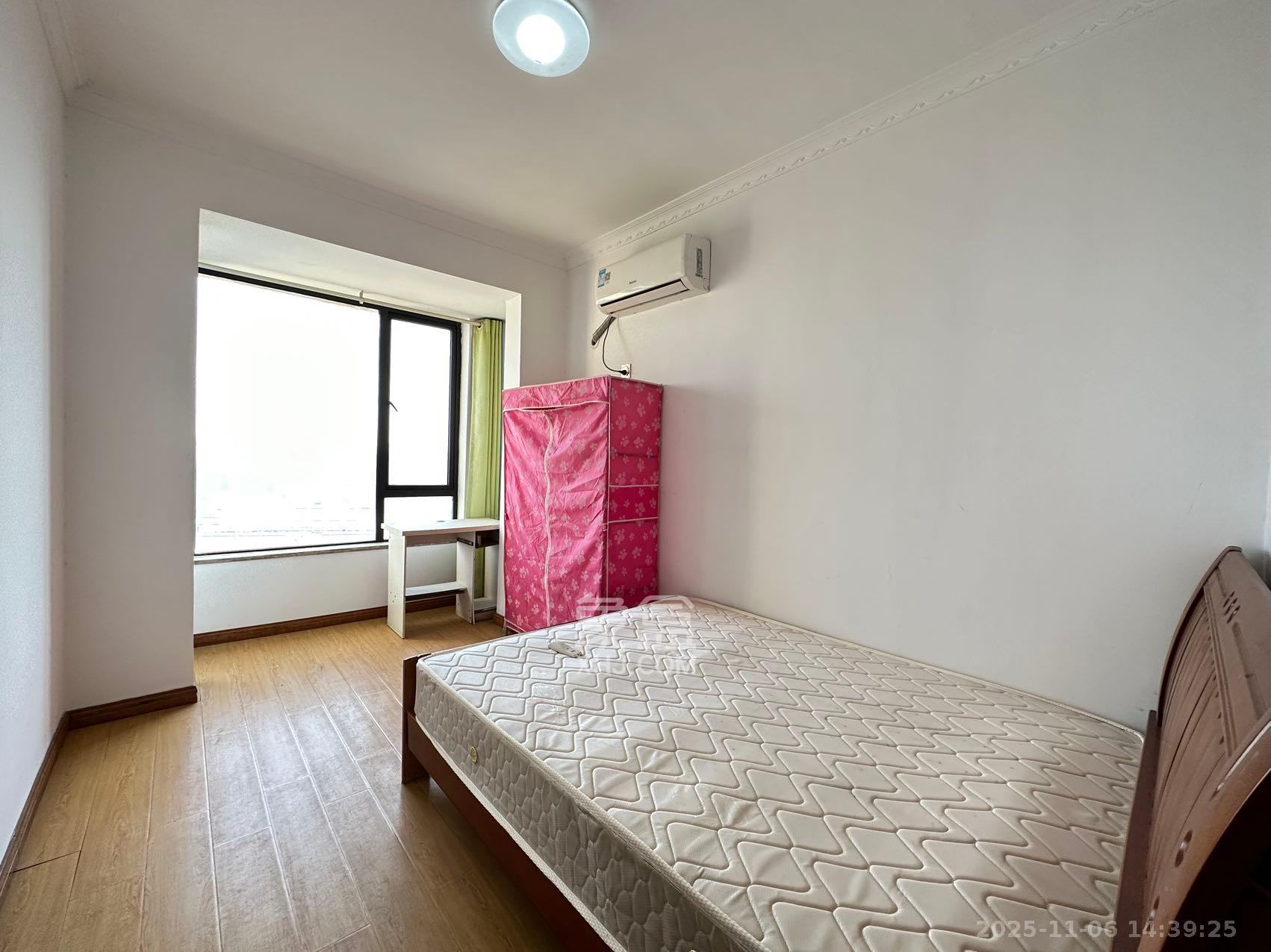 保利麓谷林语F区  3室2厅1卫    2500.0元/月室内图