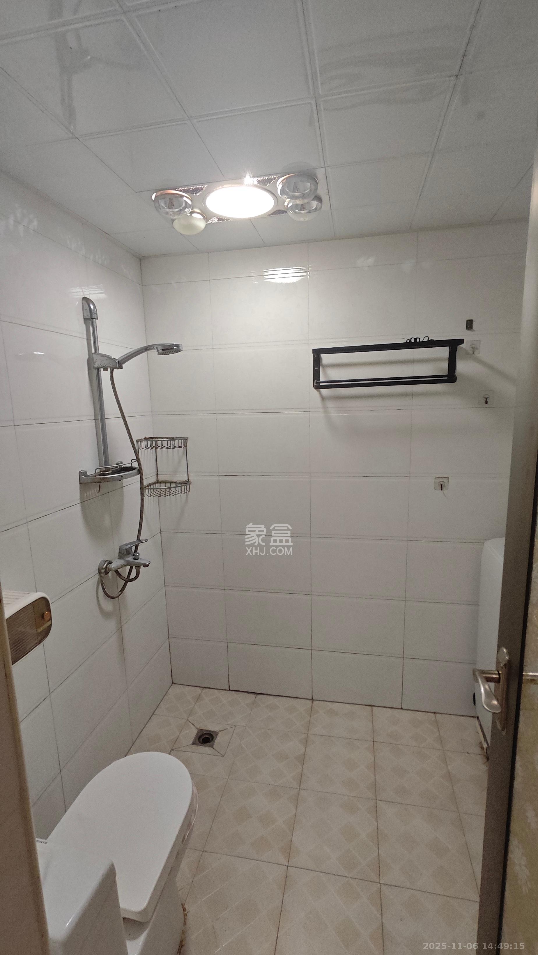 奥克斯广场  1室1厅1卫    1600.0元/月室内图