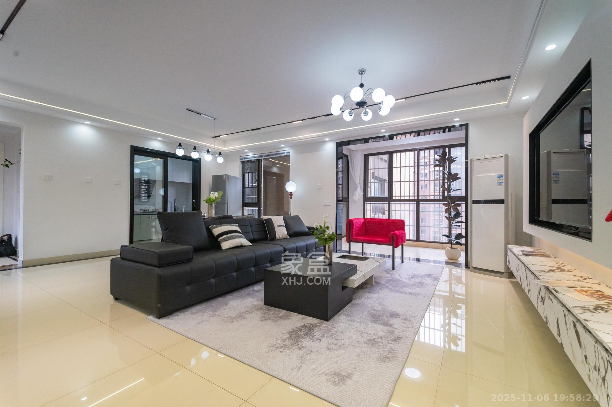 华润凤凰城三期 3室2厅1卫 99.8万 华润凤凰城三期 3室2厅1卫 99.8万客厅