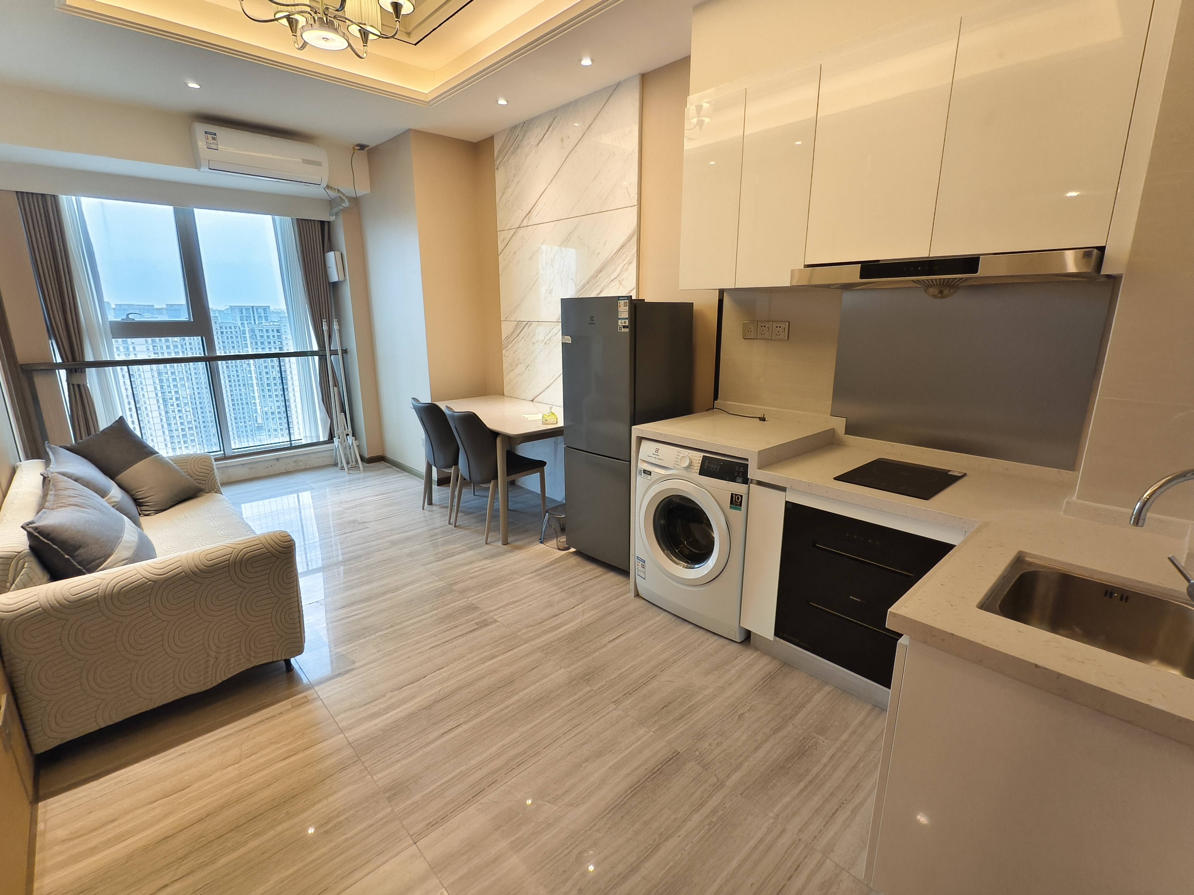 恒大誉府（融誉商业中心）  1室1厅2卫    2200.0元/月户型图