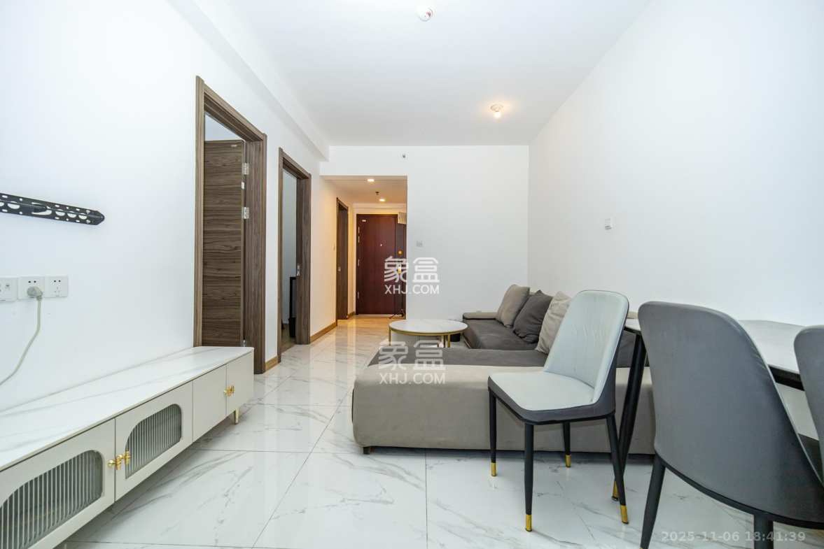 新长海漓湘悦 2室2厅1卫 42.0万 新长海漓湘悦 2室2厅1卫 42.0万客厅