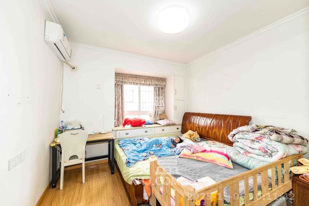 昆仑和府  3室2厅2卫    1800.0元/月室内图