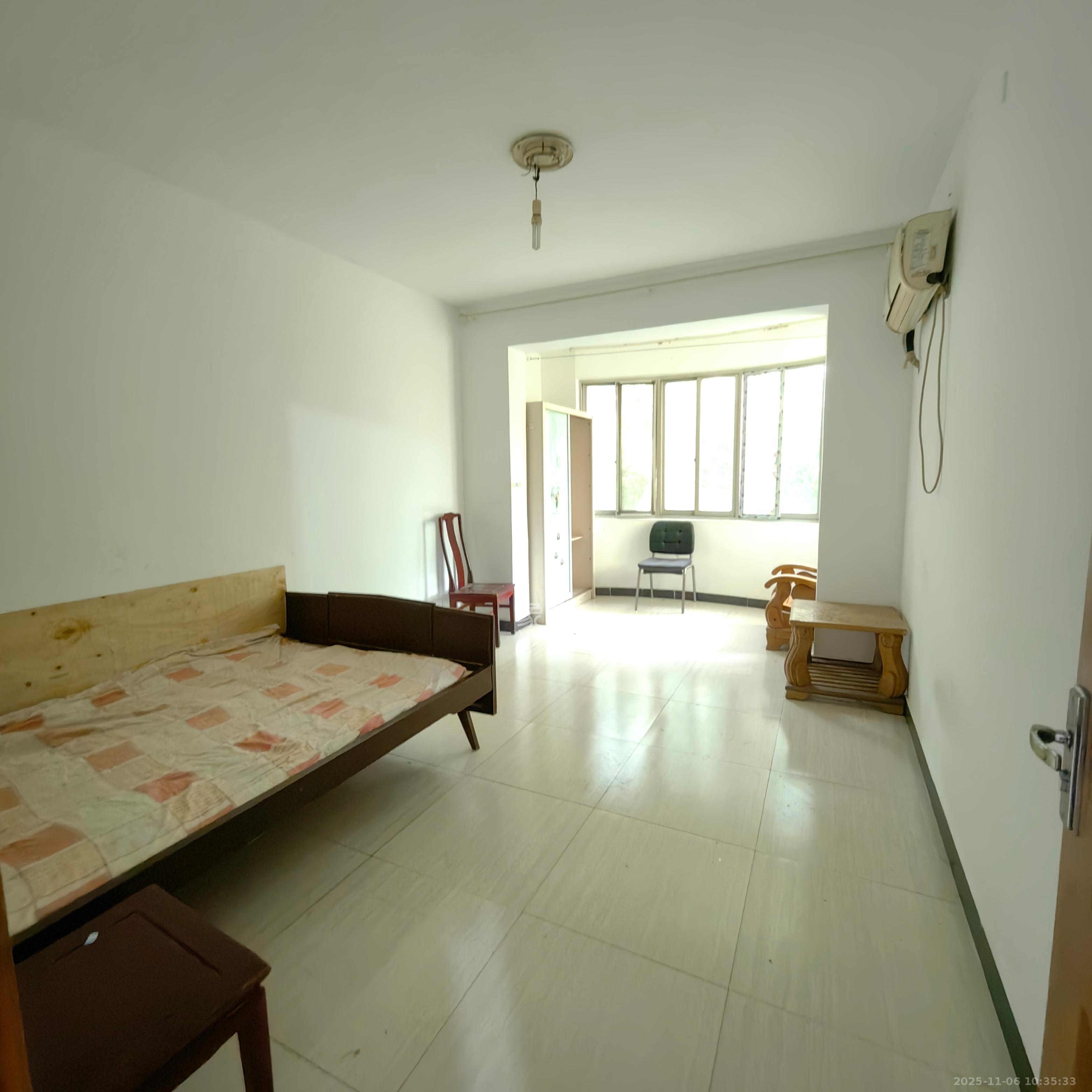 中南汽车世界  2室2厅1卫    1000.0元/月室内图