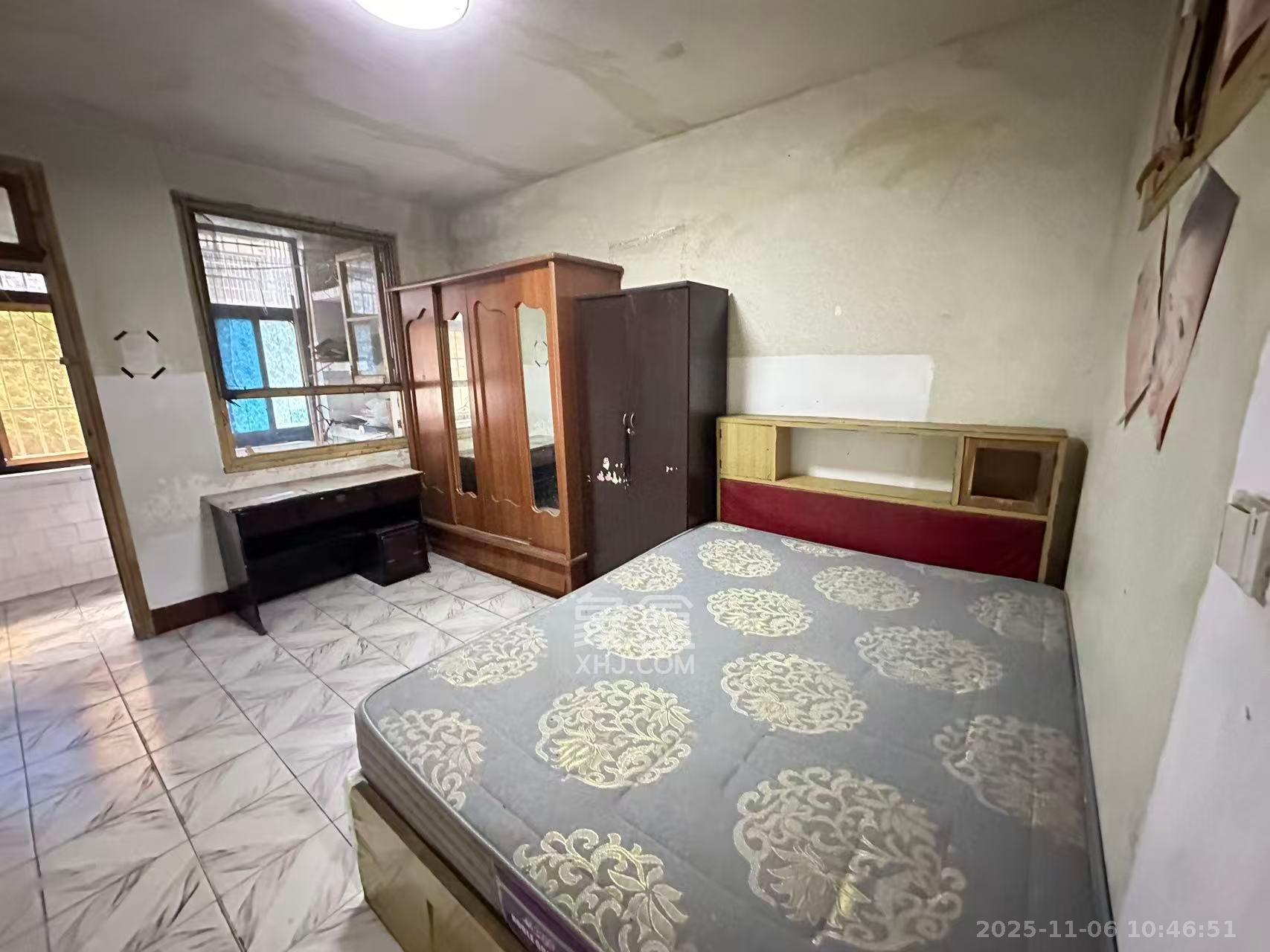 开发公司宿舍  1室1厅1卫    1200.0元/月室内图