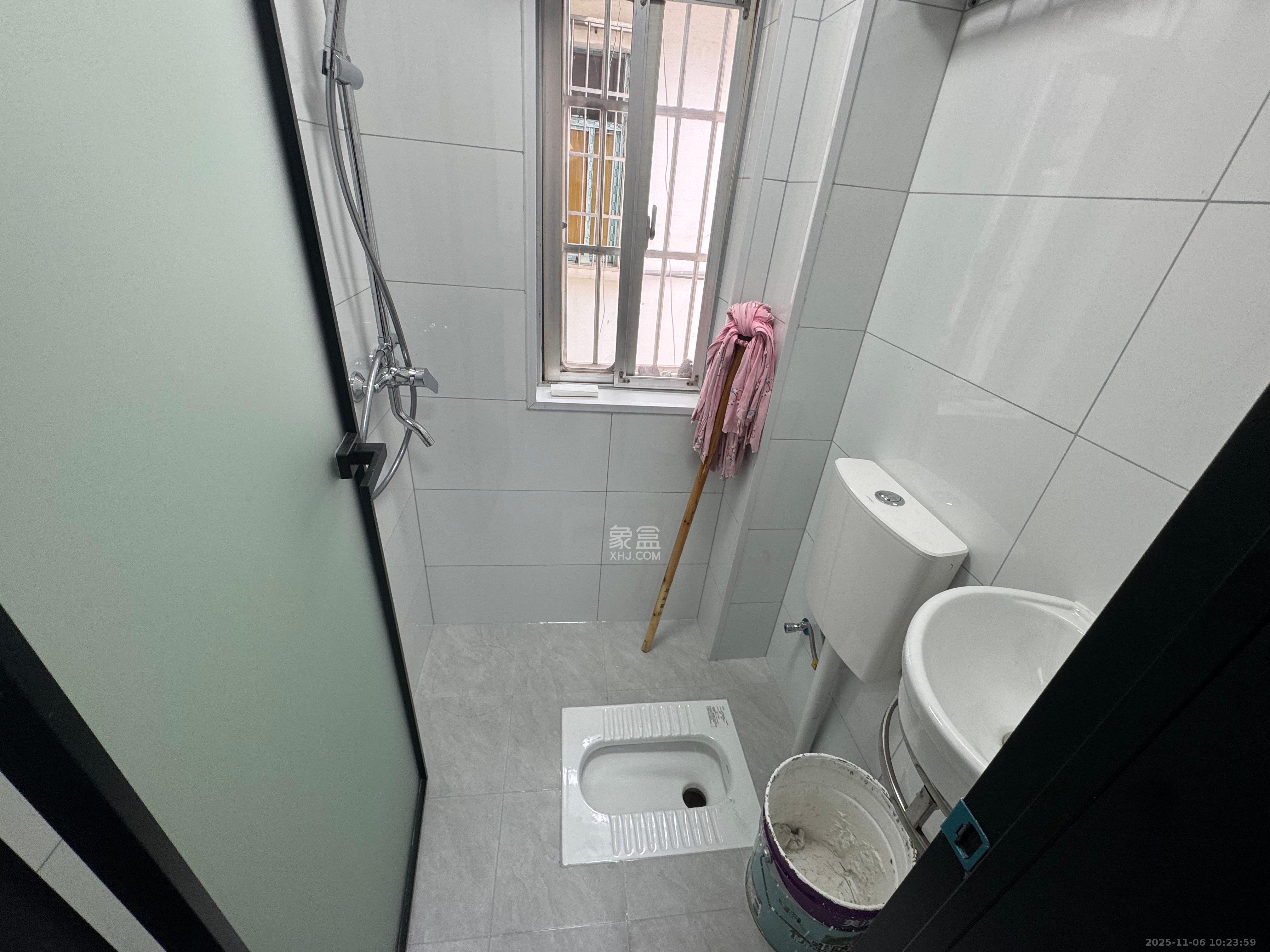 湖商住宅楼 2室2厅1卫 2500.0元/月 湖商住宅楼 2室2厅1卫 2500.0元/月室内图