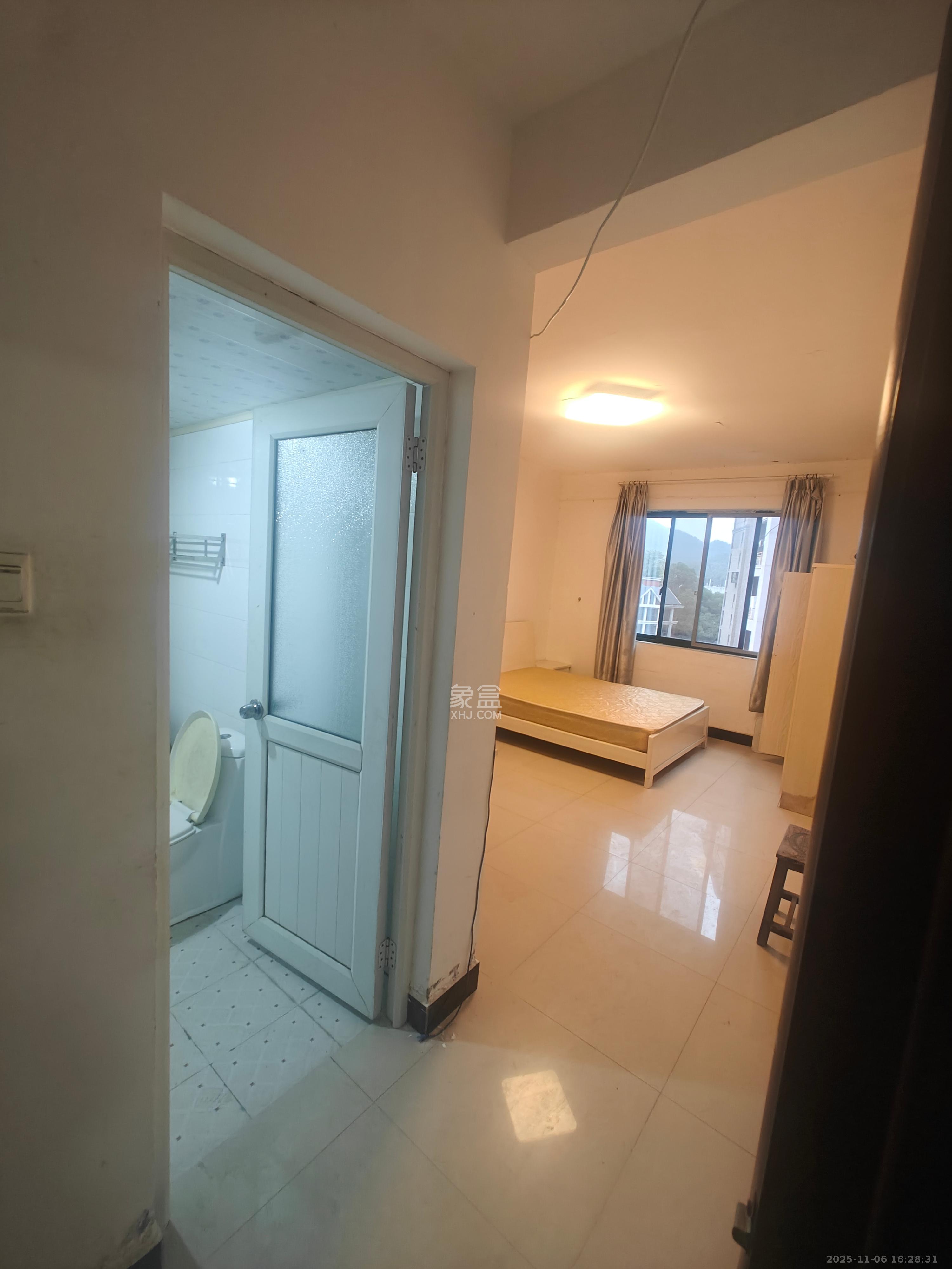 共和世家 3室2厅1卫 1000.0元/月 共和世家 3室2厅1卫 1000.0元/月室内图