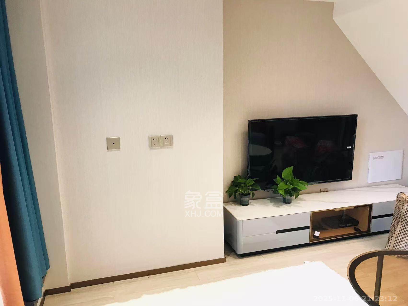 华远华时代  2室1厅1卫    2200.0元/月室内图