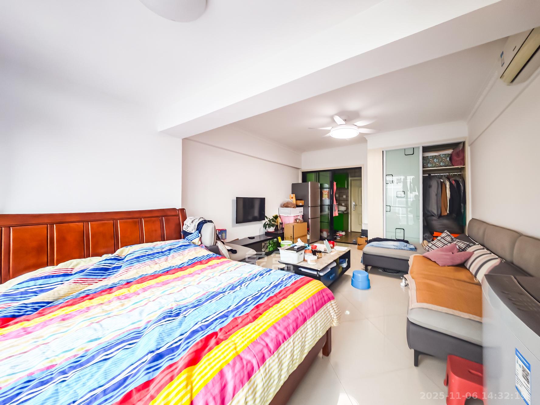 极目楚天 1室0厅0卫 27.0万 极目楚天 1室0厅0卫 27.0万客厅