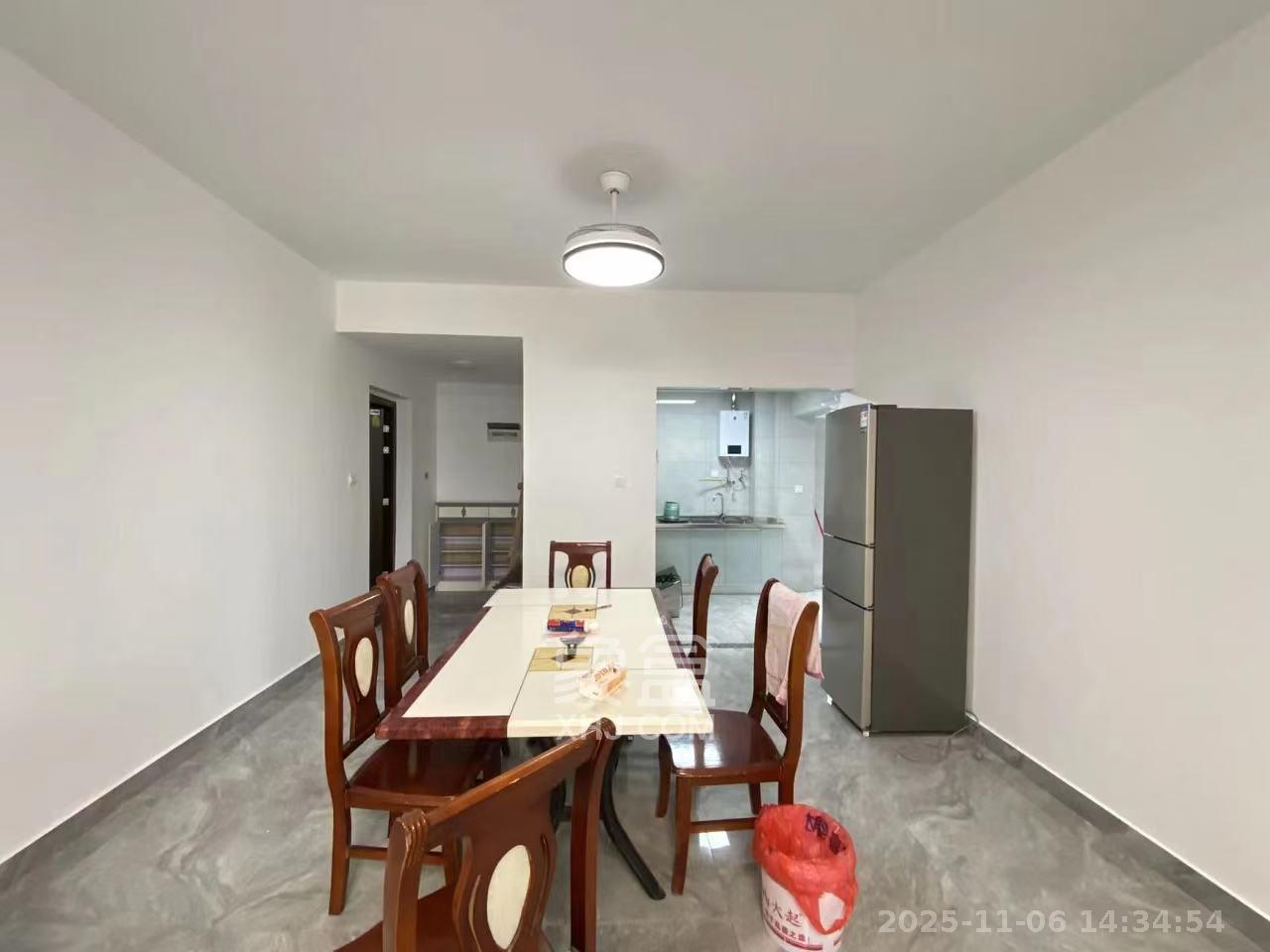 恒基凯旋门三期  3室2厅2卫    2700.0元/月室内图