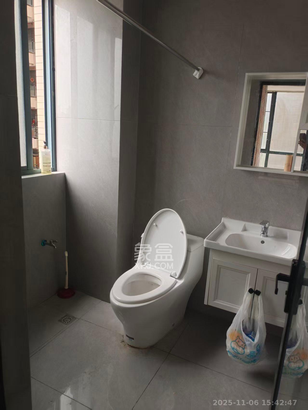 高升金典  3室1厅1卫    2600.0元/月室内图