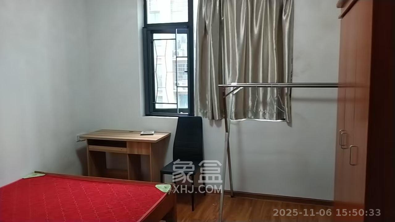 天元涉外景园B区  4室2厅2卫    2800.0元/月室内图