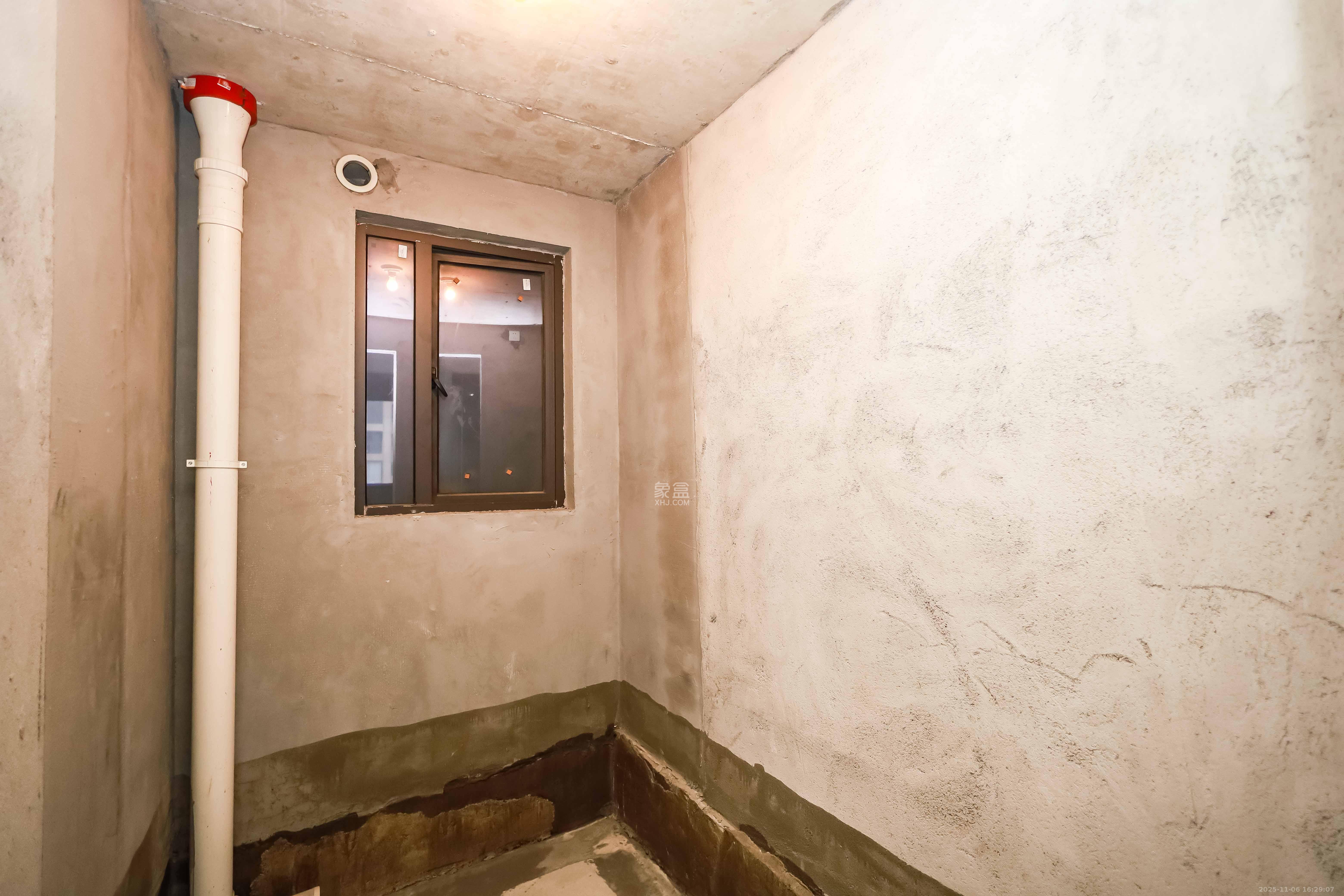 通号岭绣苑 3室2厅1卫 65.0万 通号岭绣苑 3室2厅1卫 65.0万卫生间