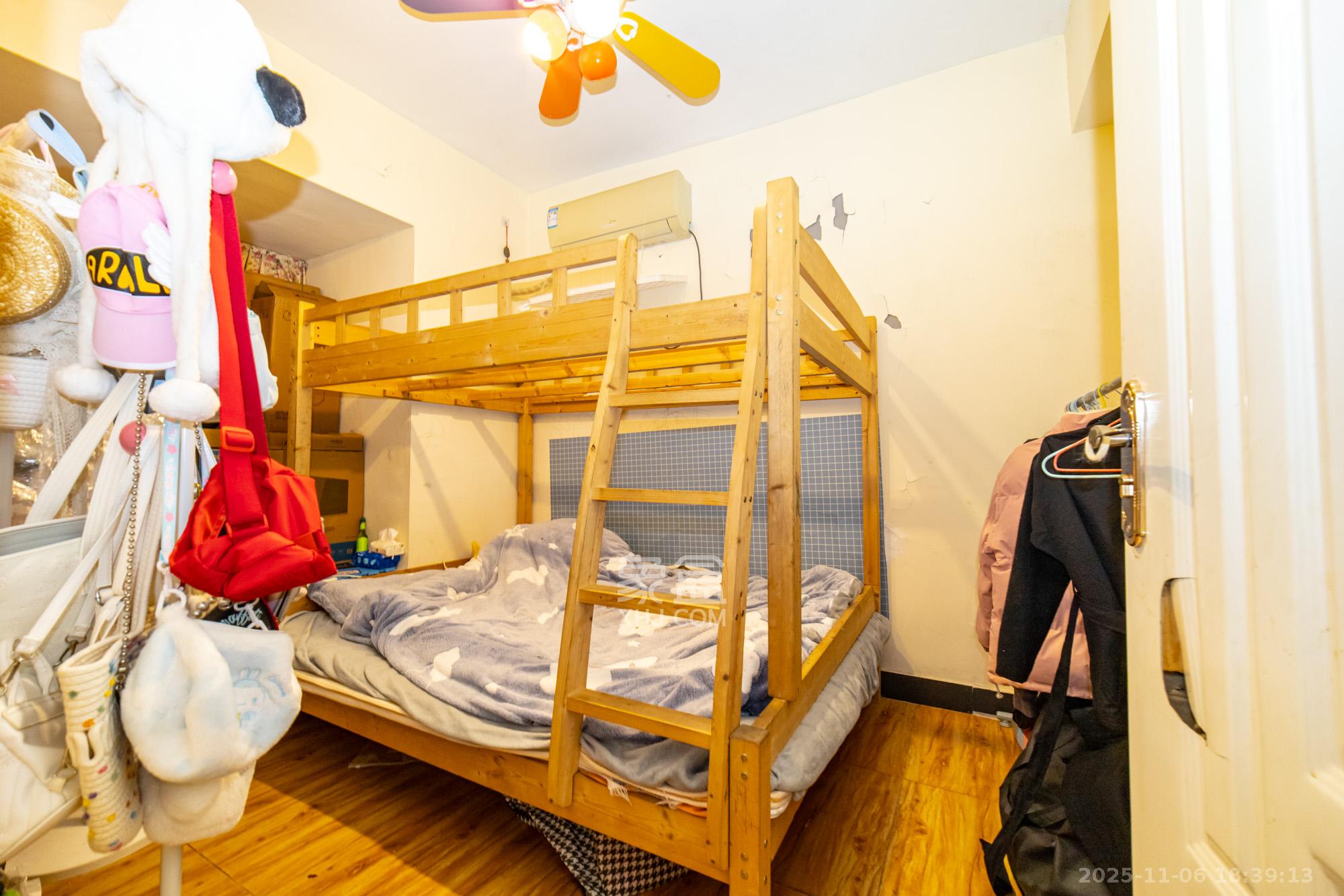 蝴蝶谷  2室1厅1卫    40.8万卧室