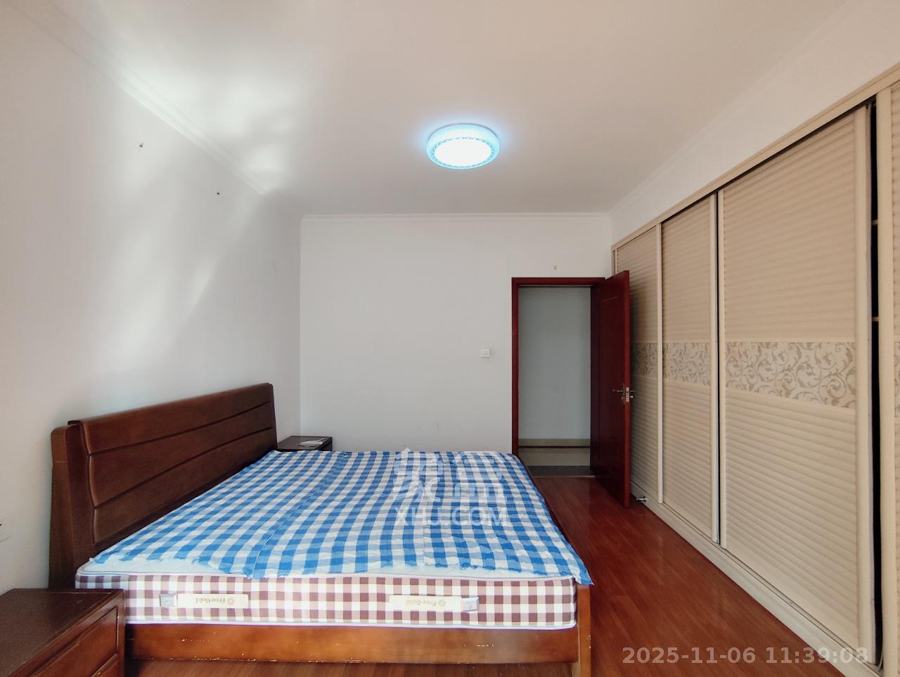 紫云阁 3室2厅1卫 1800.0元/月 紫云阁 3室2厅1卫 1800.0元/月室内图