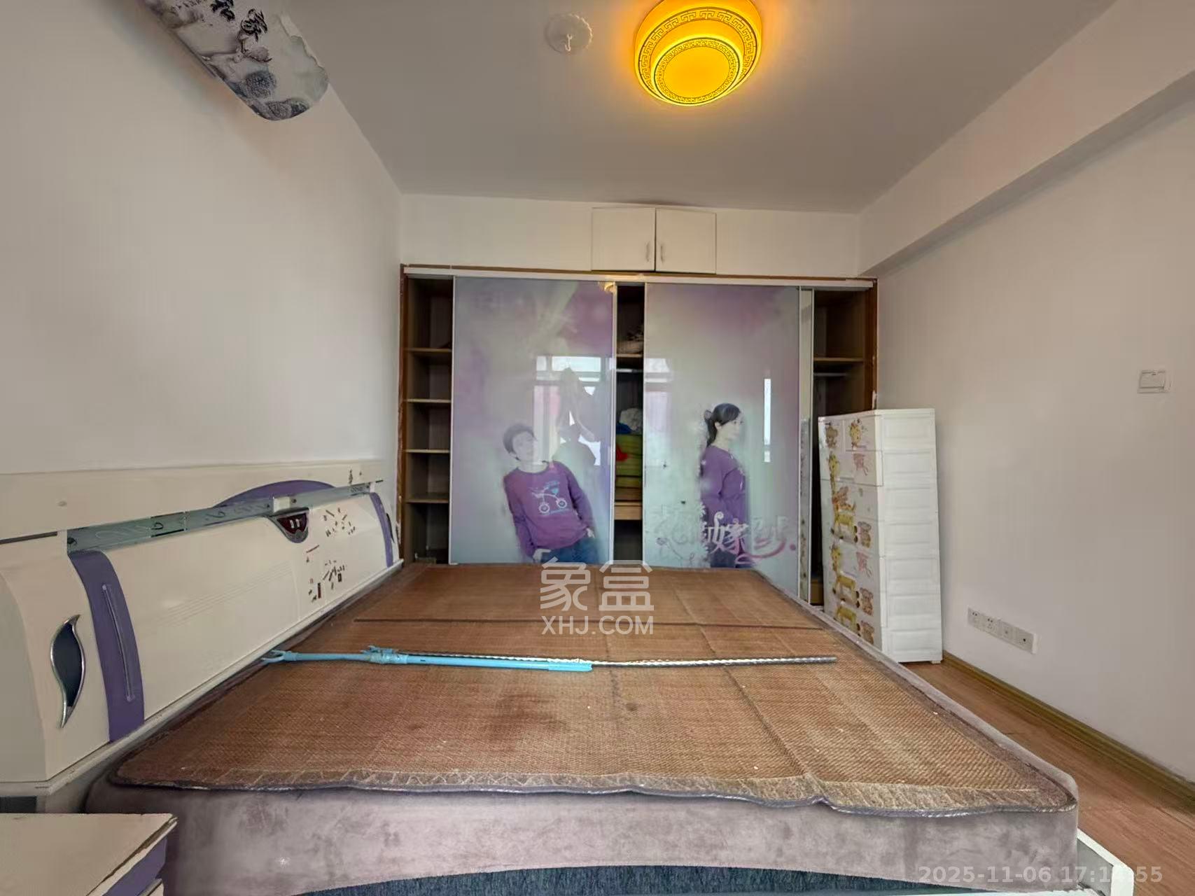 山水华景 3室2厅1卫 2400.0元/月 山水华景 3室2厅1卫 2400.0元/月室内图