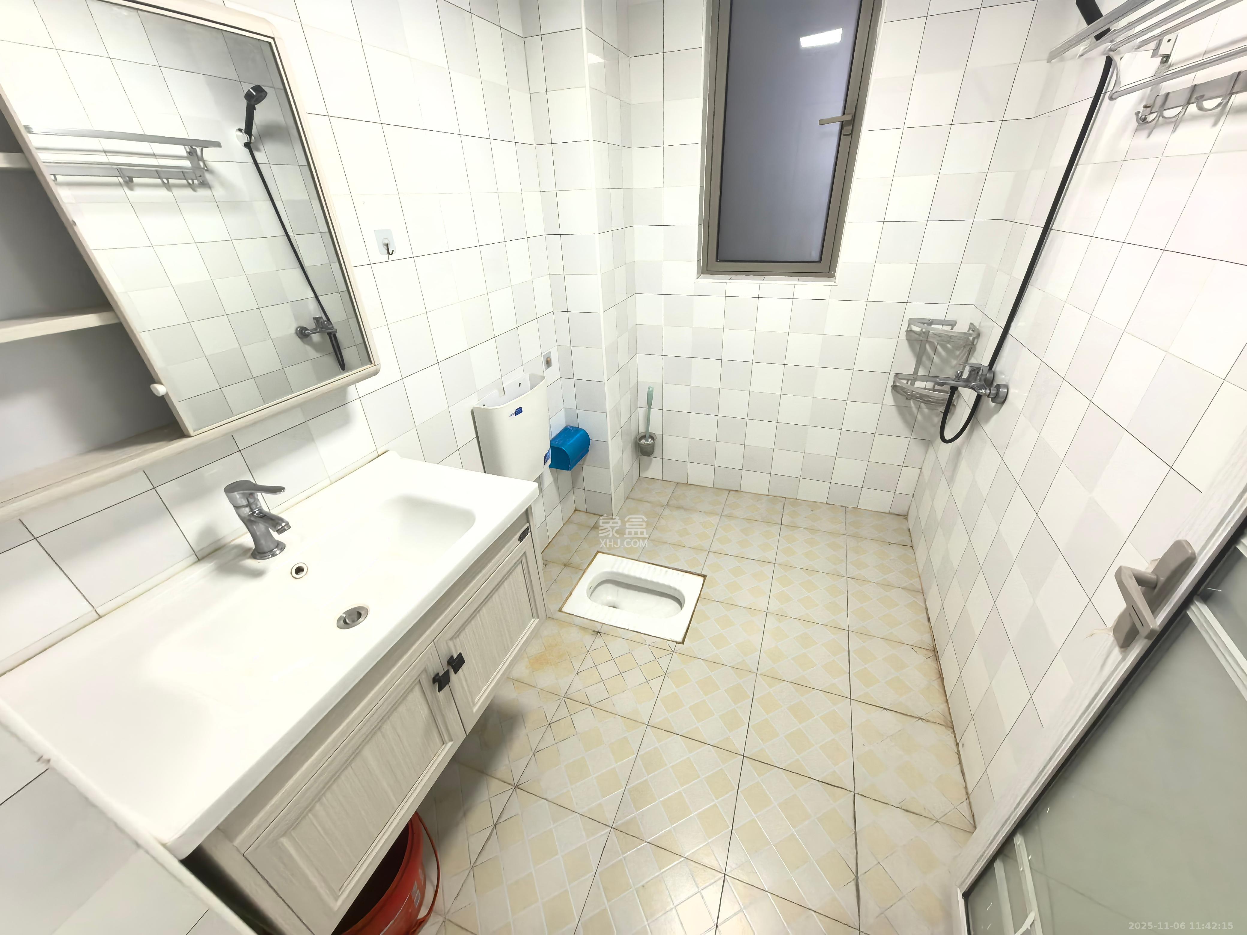 梅溪湖金茂湾  4室2厅2卫    2800.0元/月室内图