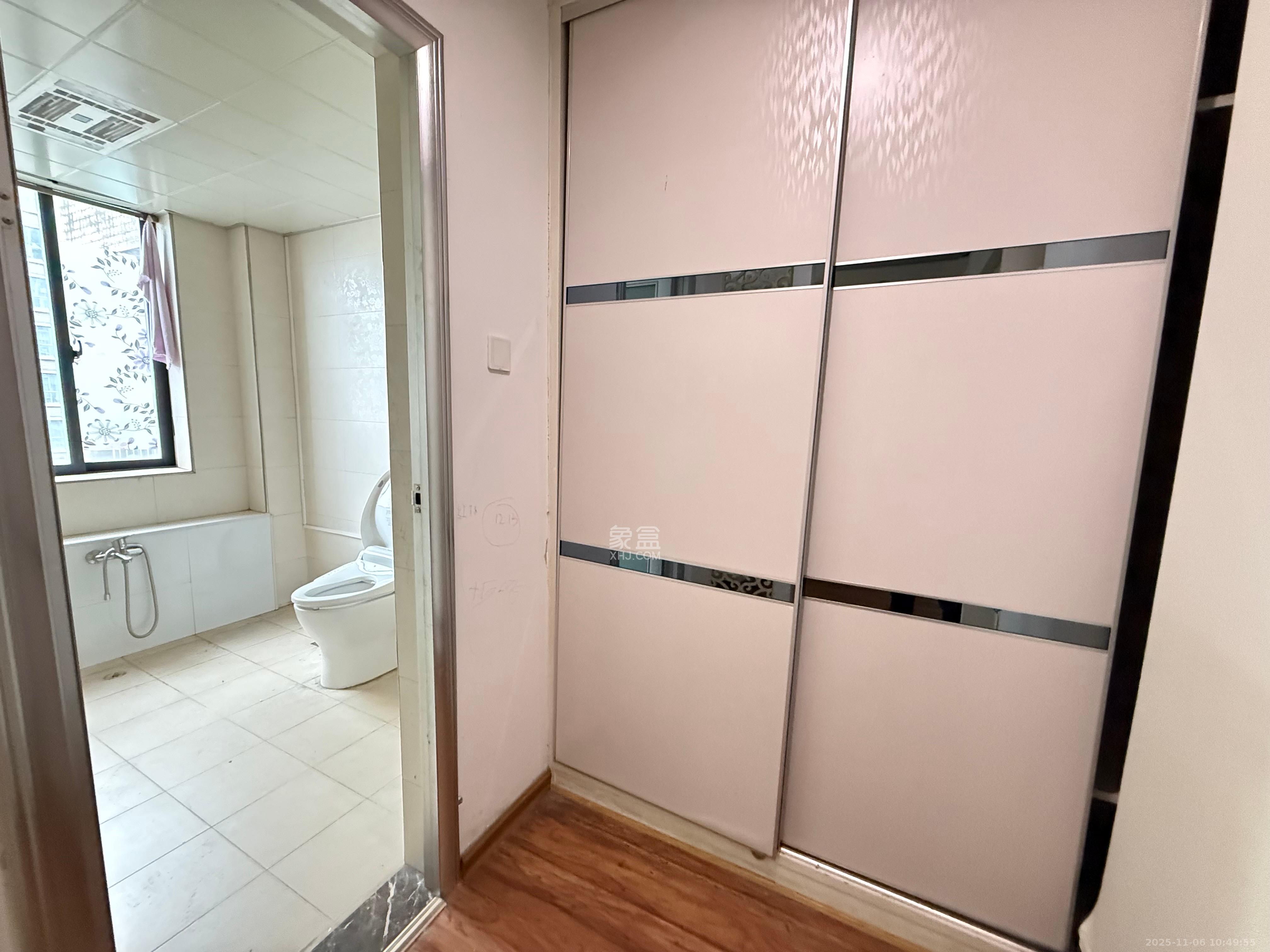 金麓国际 3室2厅2卫 2800.0元/月 金麓国际 3室2厅2卫 2800.0元/月室内图