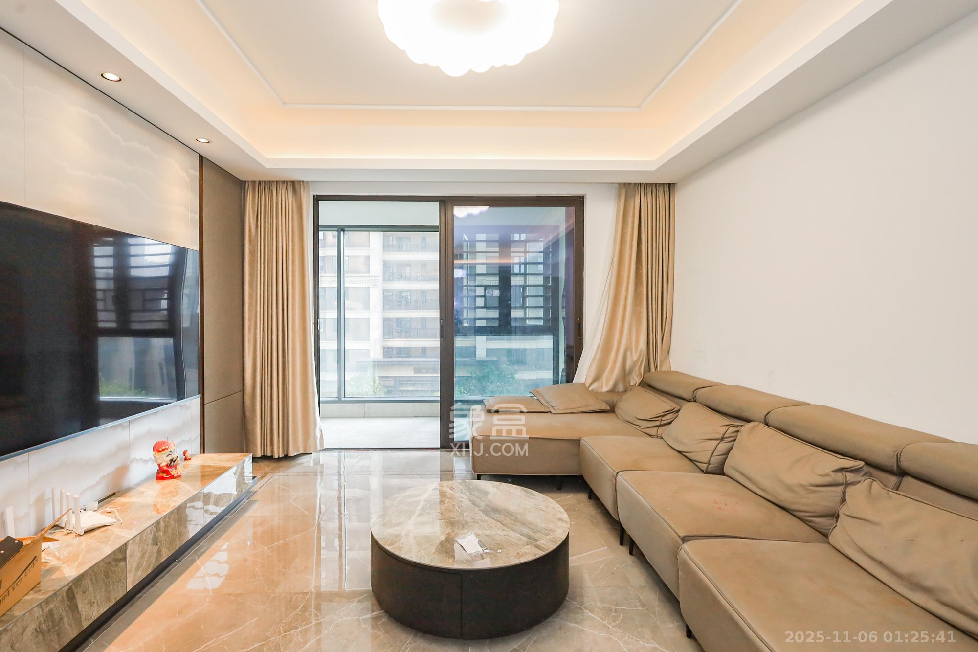 金茂建发泊悦  3室2厅2卫    169.8万