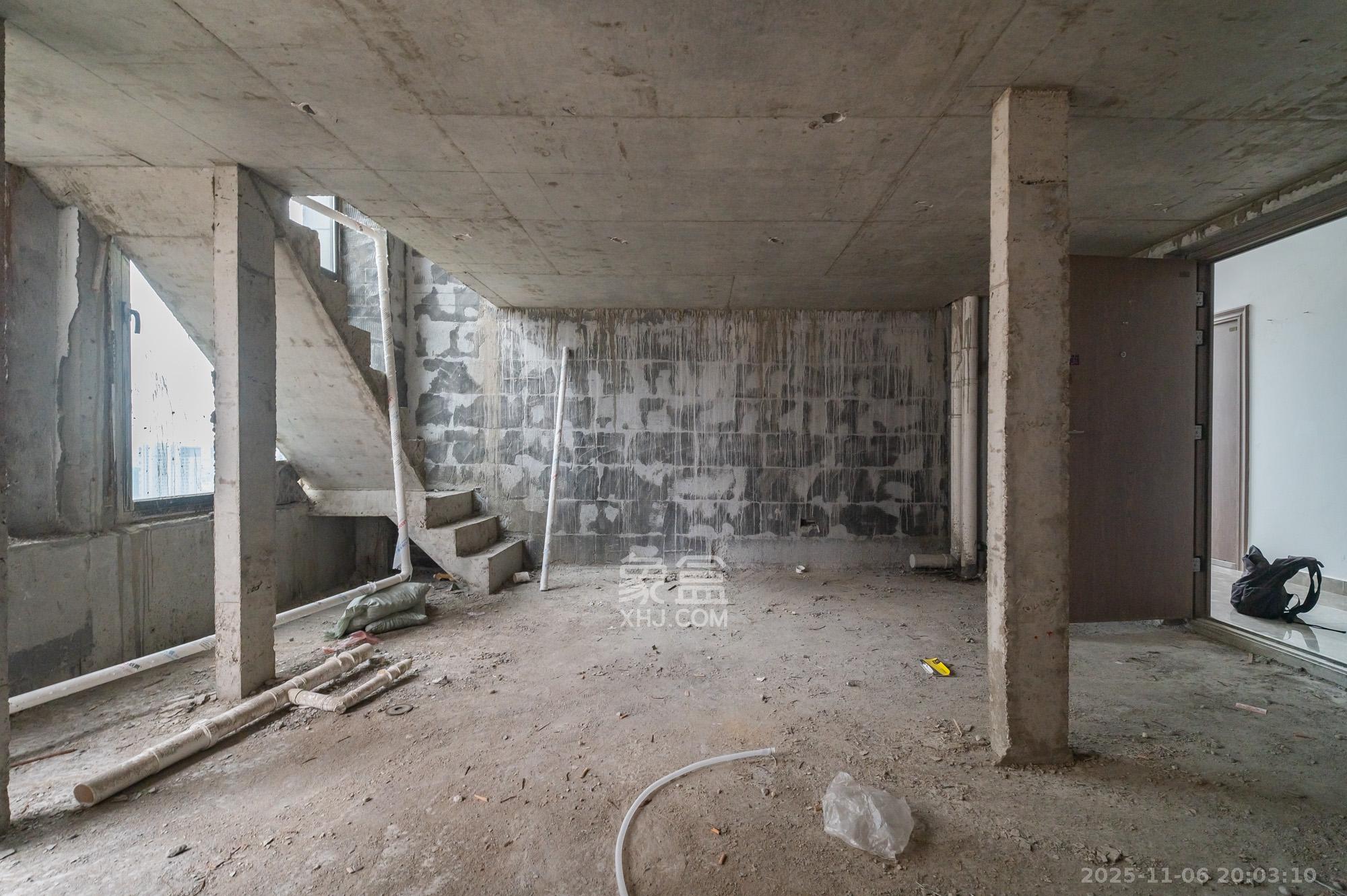 新城悦隽公园  2室1厅1卫    36.8万客厅