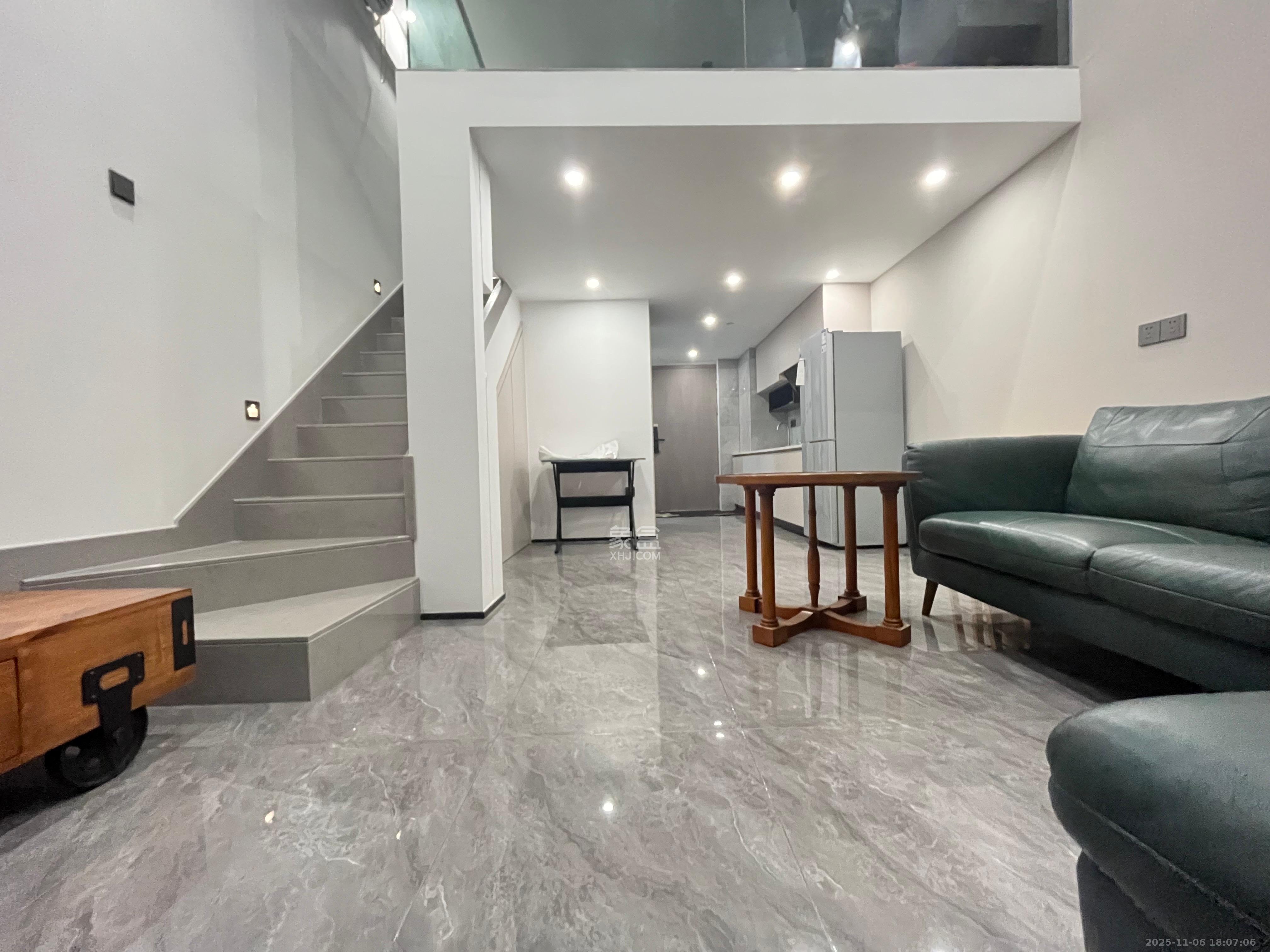 藏珑湖上公馆  2室1厅2卫    2400.0元/月室内图