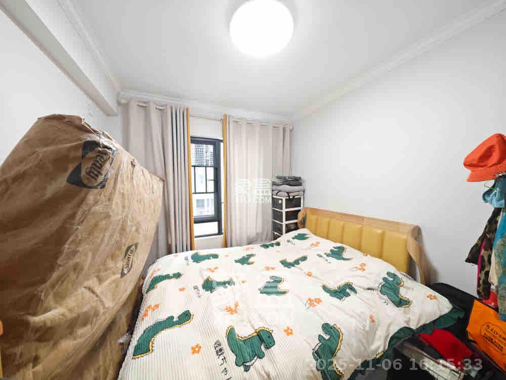 保利城(中航城国际社区、郡原美村) 3室2厅2卫 2500.0元/月 保利城(中航城国际社区、郡原美村) 3室2厅2卫 2500.0元/月室内图