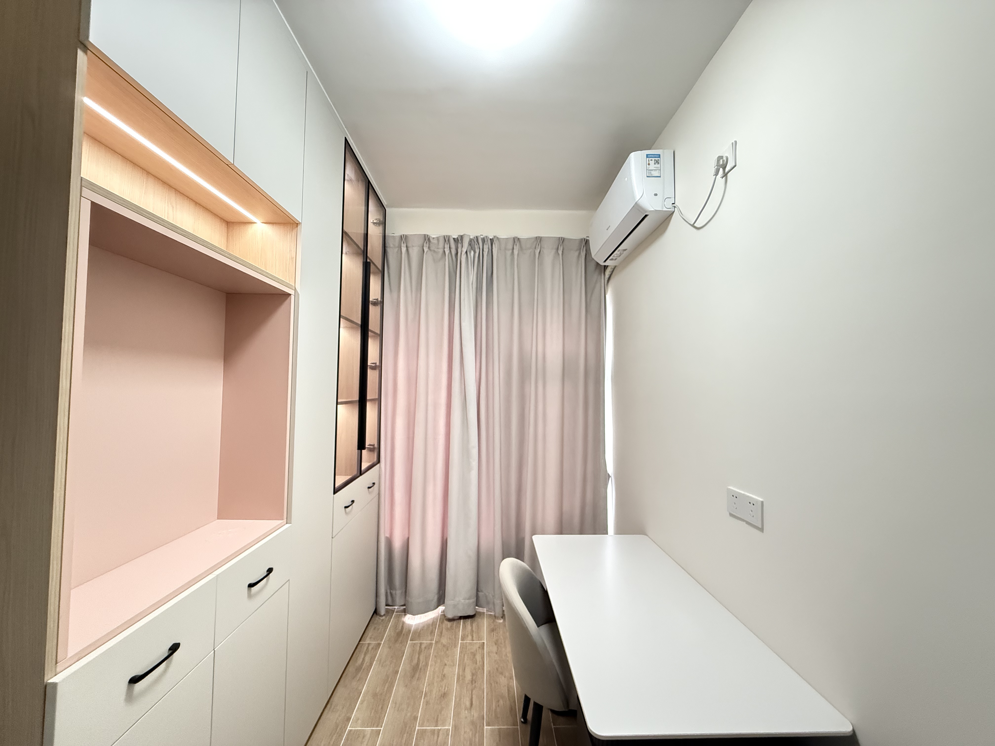 金湖壹号  5室2厅2卫    6200.0元/月室内图