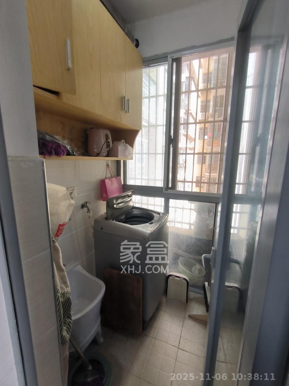 天天向上  2室2厅1卫    2000.0元/月室内图