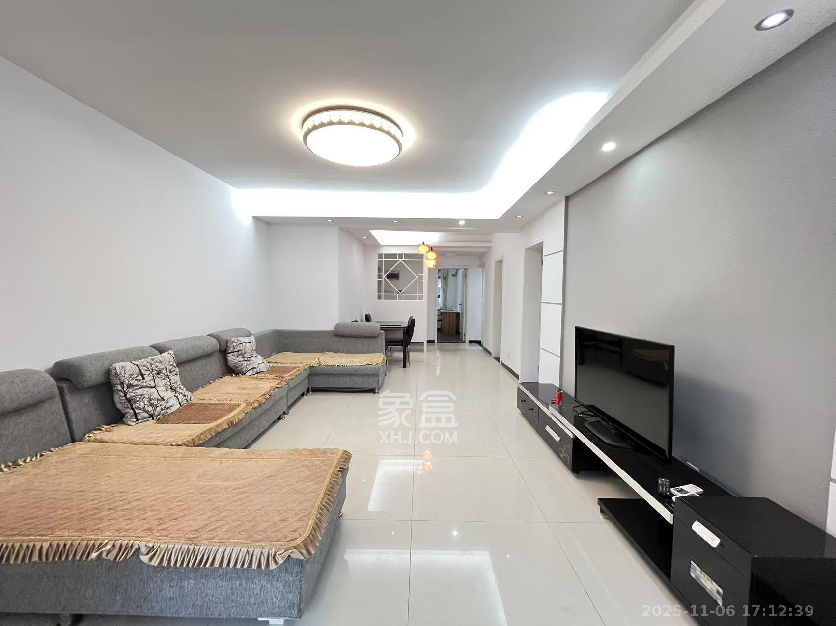 东岸锦城(东方人家)  1室2厅2卫    2200.0元/月室内图