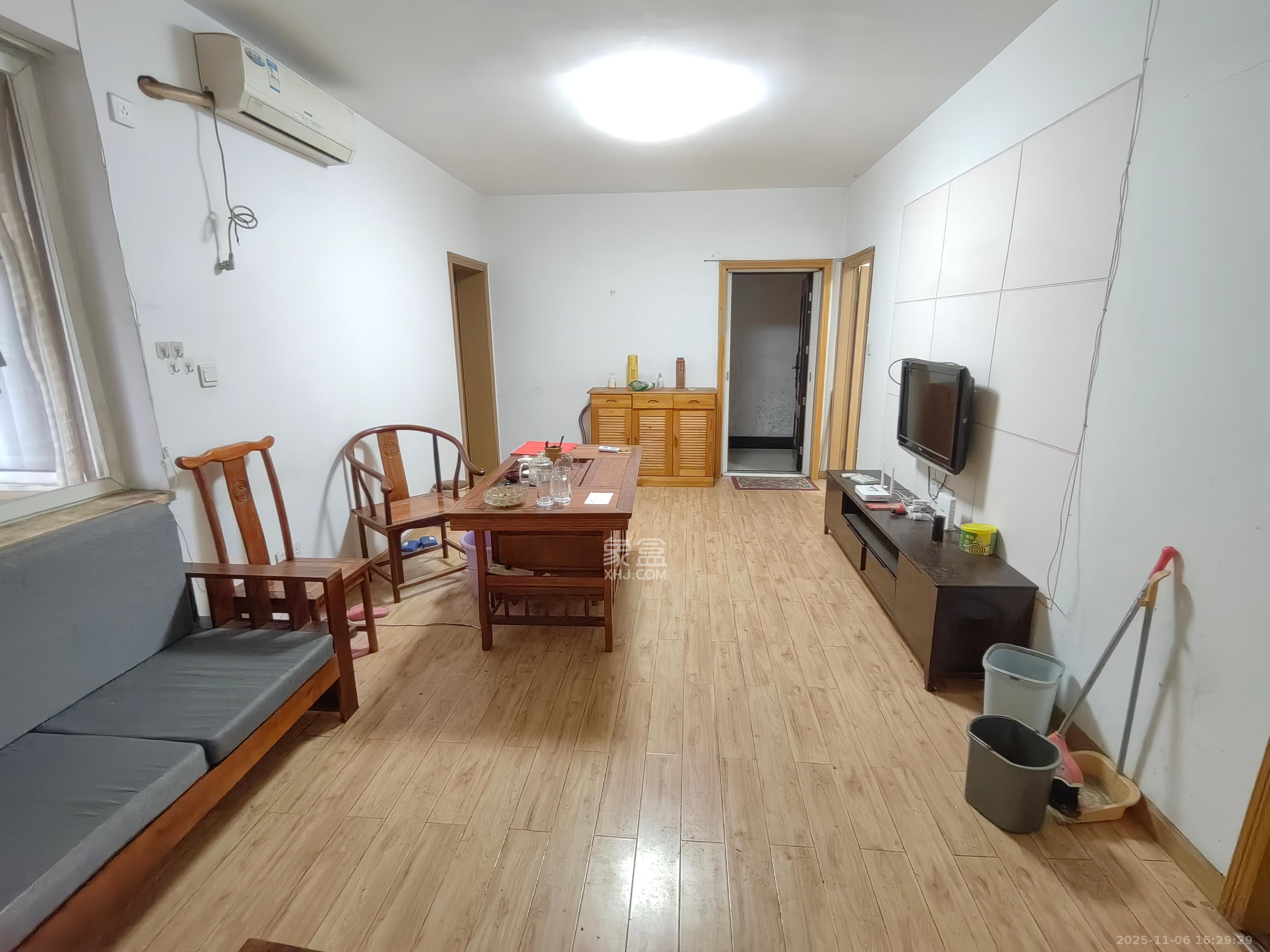 巧克力空间（建鸿达现代大厦）  2室2厅1卫    2000.0元/月室内图