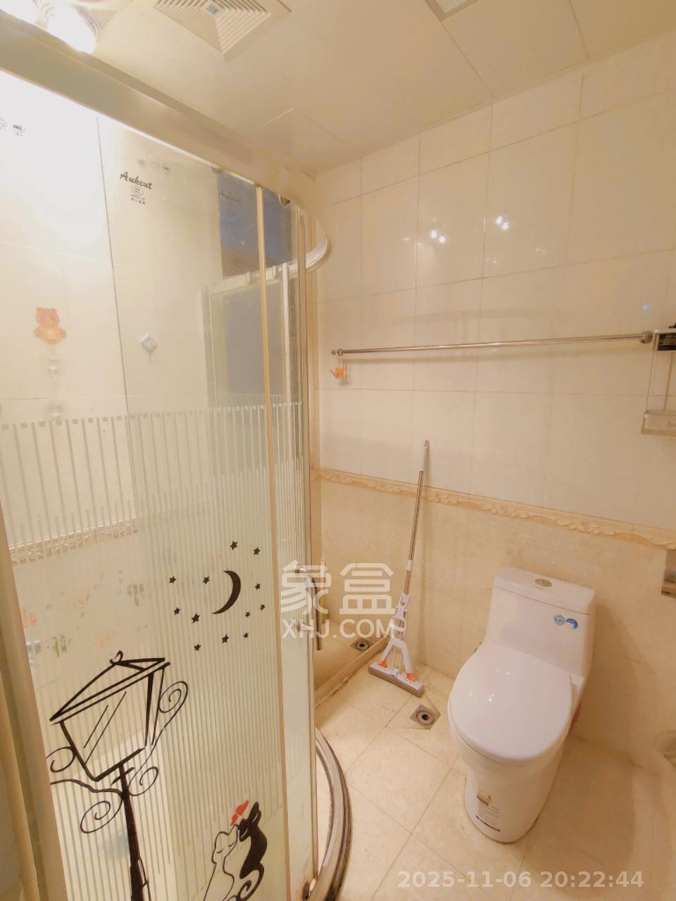 湘江世纪城咏江苑 2室2厅1卫 2200.0元/月 湘江世纪城咏江苑 2室2厅1卫 2200.0元/月室内图