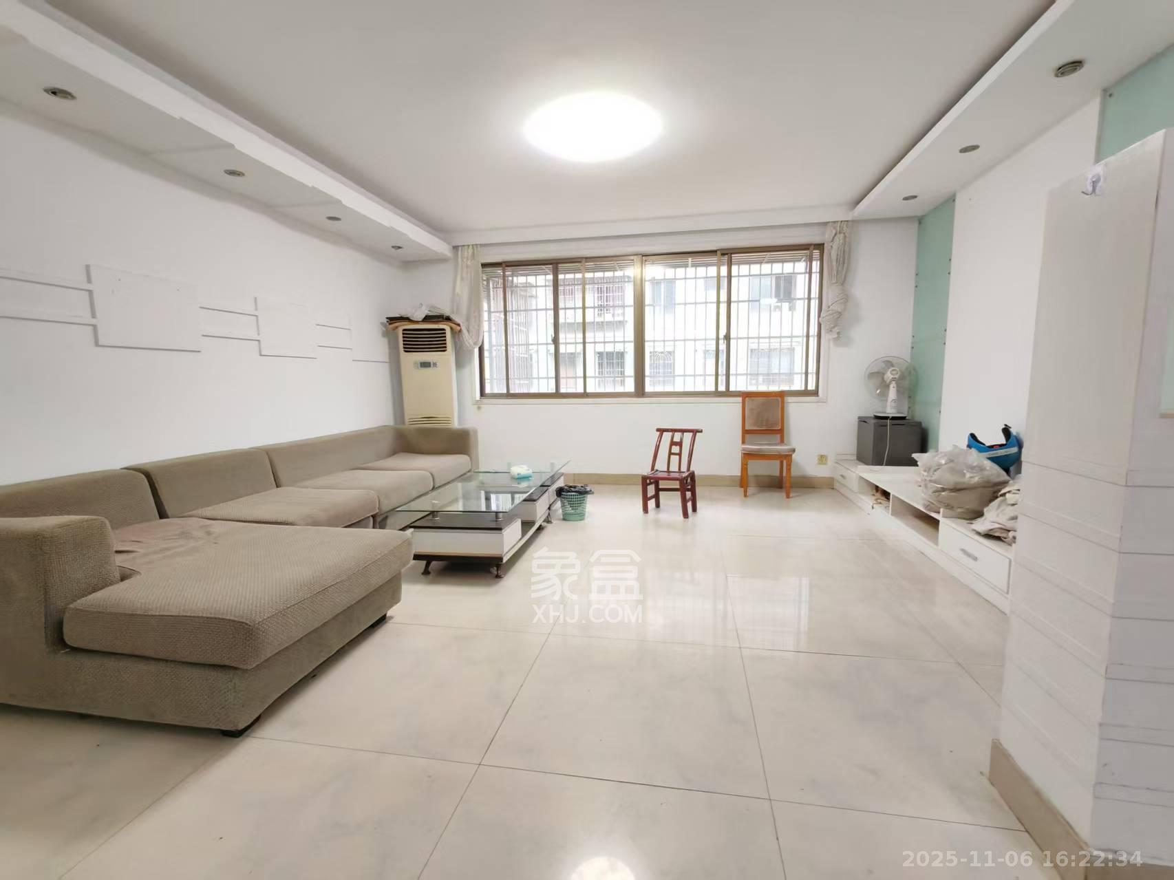 金湘北苑  1室2厅1卫    2200.0元/月室内图