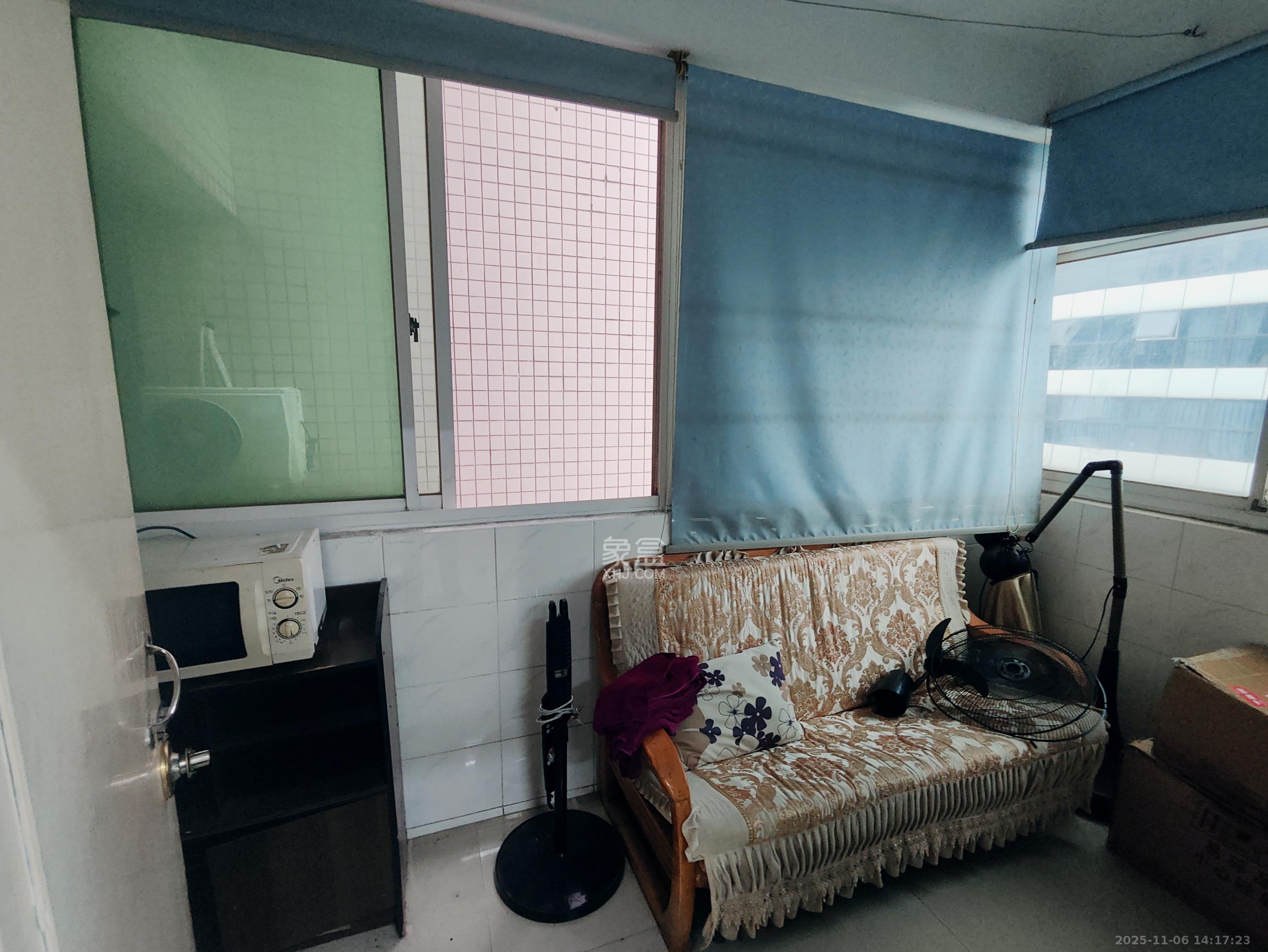 兴威名座  3室2厅2卫    3500.0元/月室内图