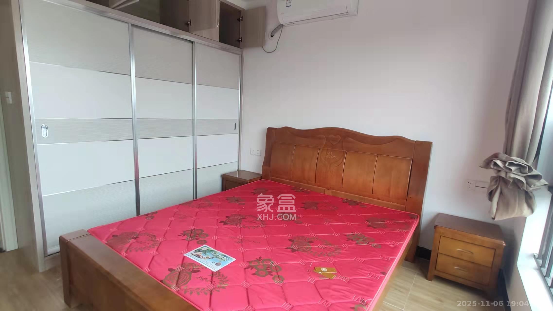 国泰九龙湾  3室2厅1卫    2100.0元/月室内图