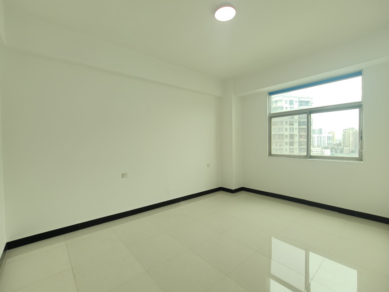 金银广场 3室2厅1卫 2000.0元/月 金银广场 3室2厅1卫 2000.0元/月室内图