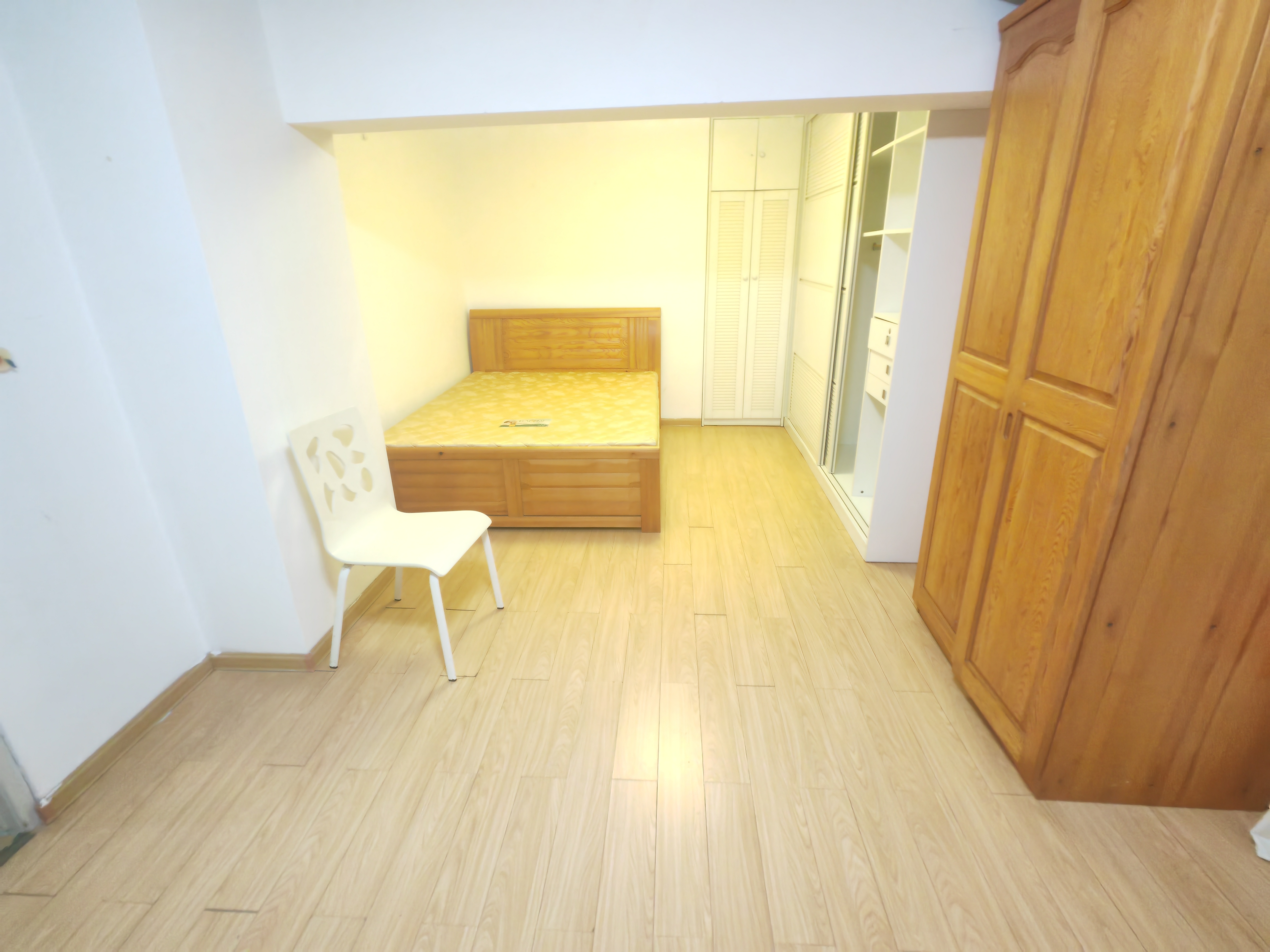 华林广场 2室1厅1卫 2000.0元/月 华林广场 2室1厅1卫 2000.0元/月室内图