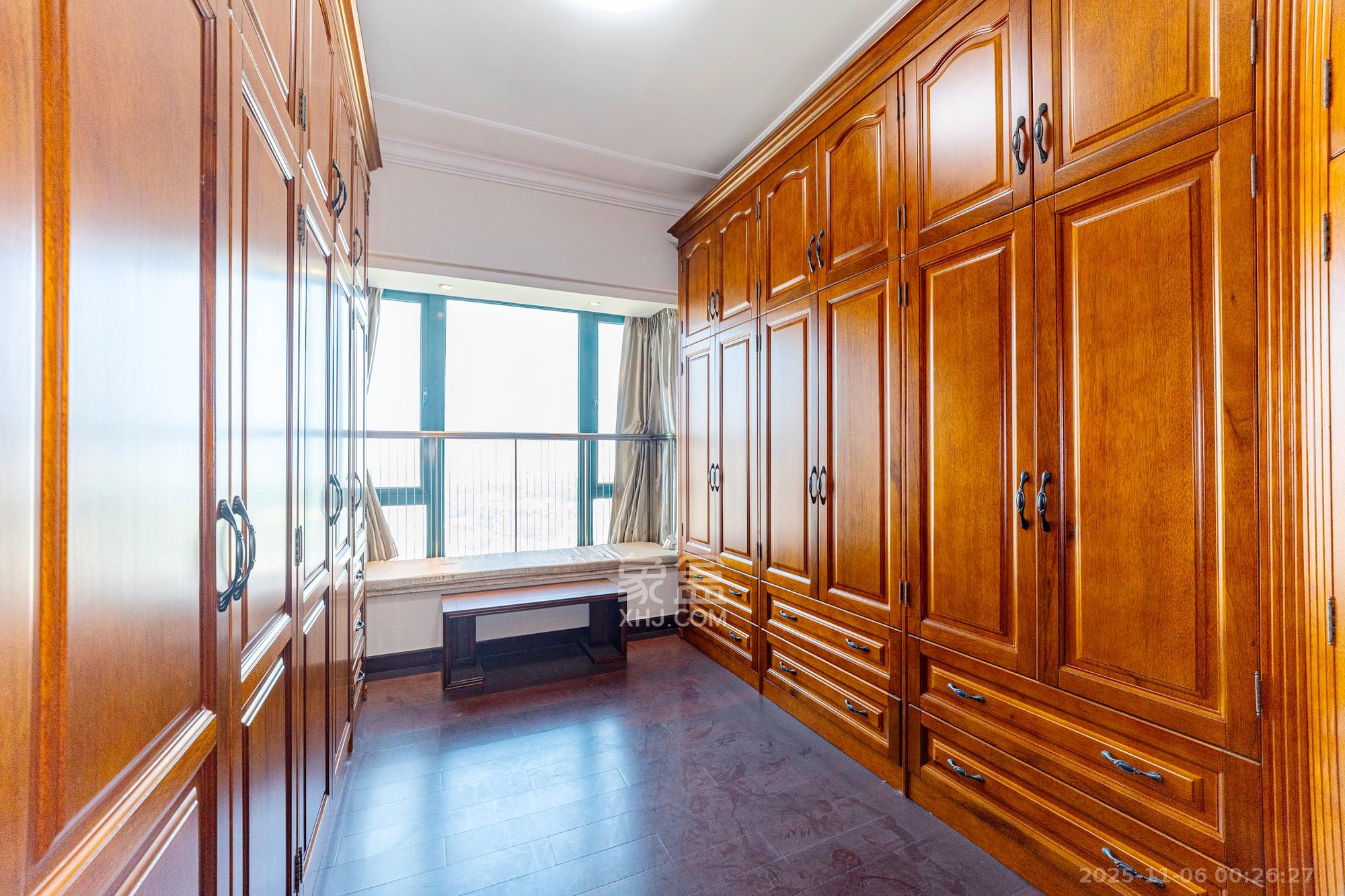 恒大雅苑  4室2厅3卫    200.0万其他