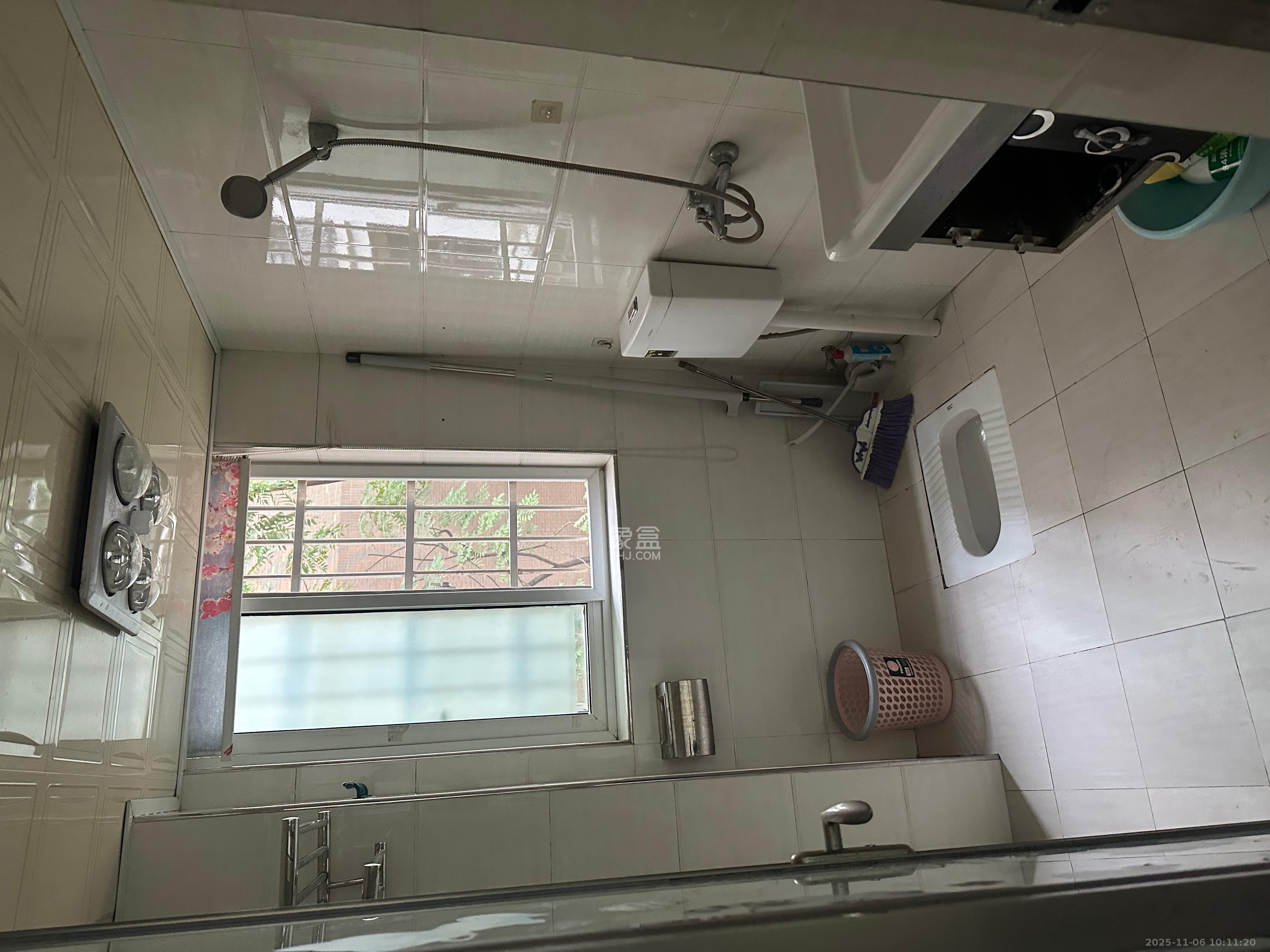 和馨园  2室1厅1卫    2200.0元/月室内图