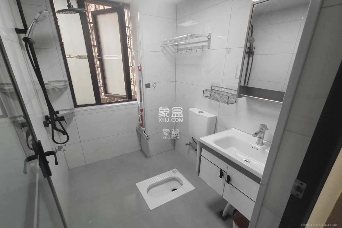 和润园三期 2室2厅1卫 2300.0元/月 和润园三期 2室2厅1卫 2300.0元/月室内图